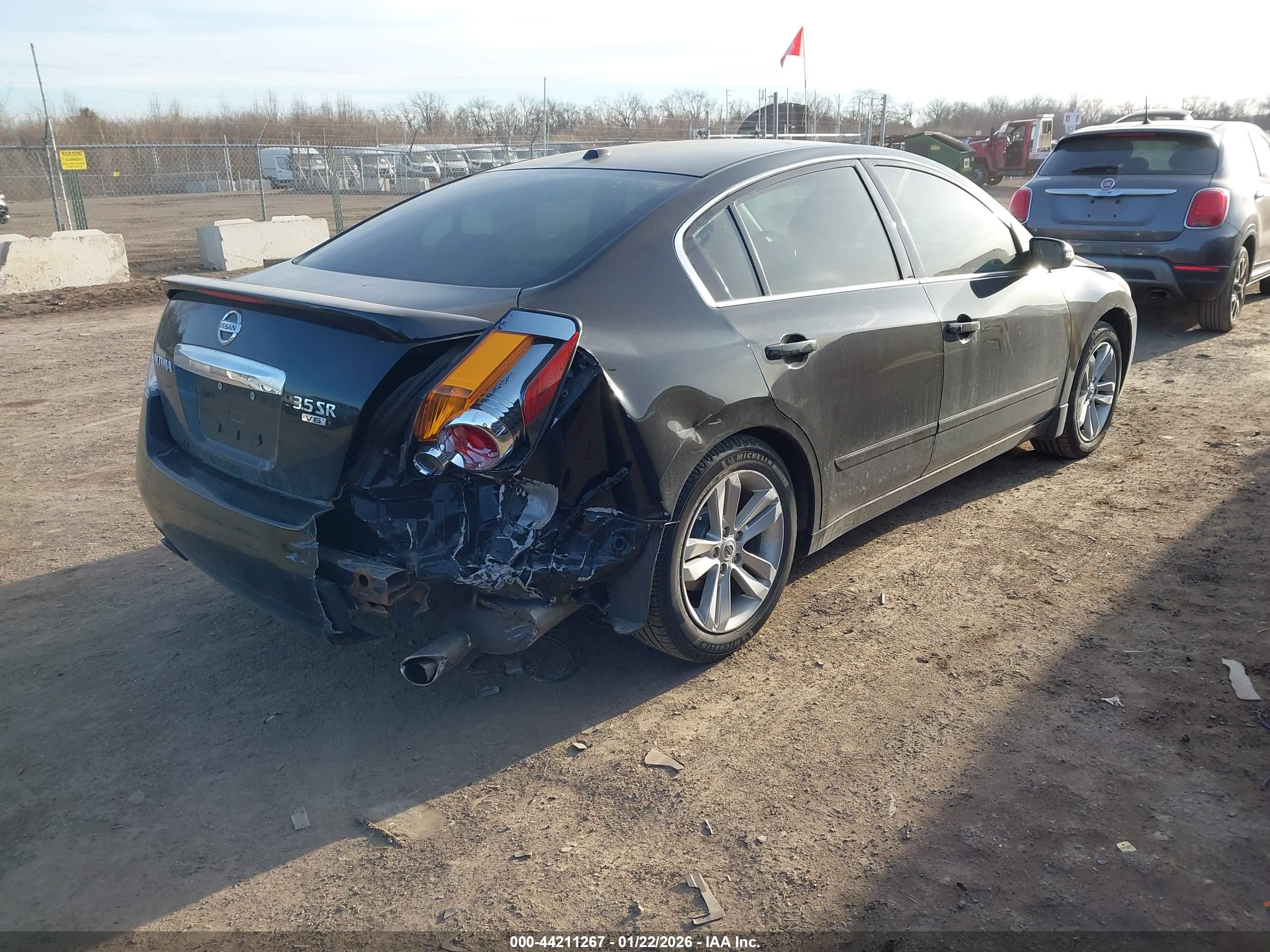 NISSAN ALTIMA image 4