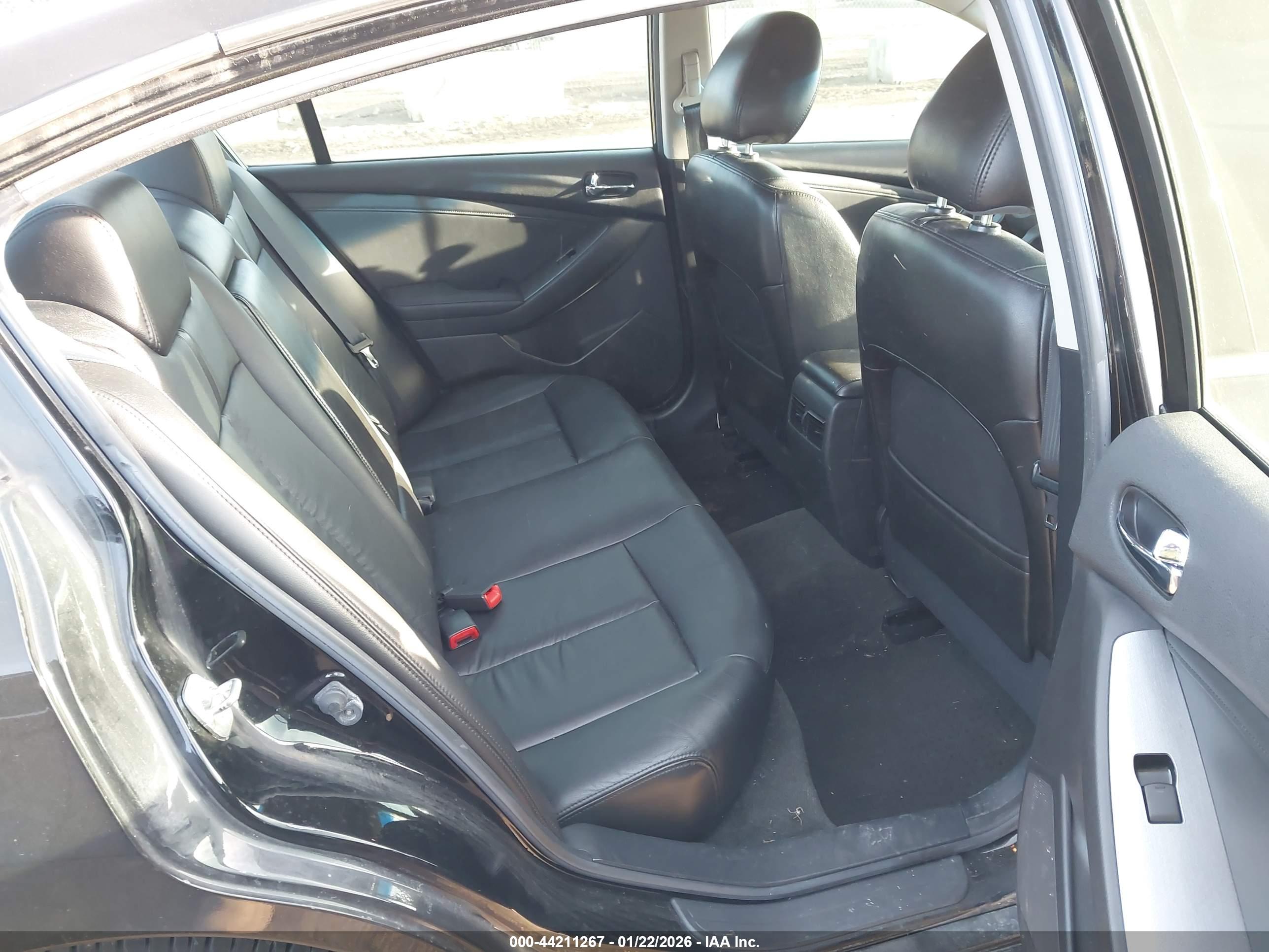 NISSAN ALTIMA image 8