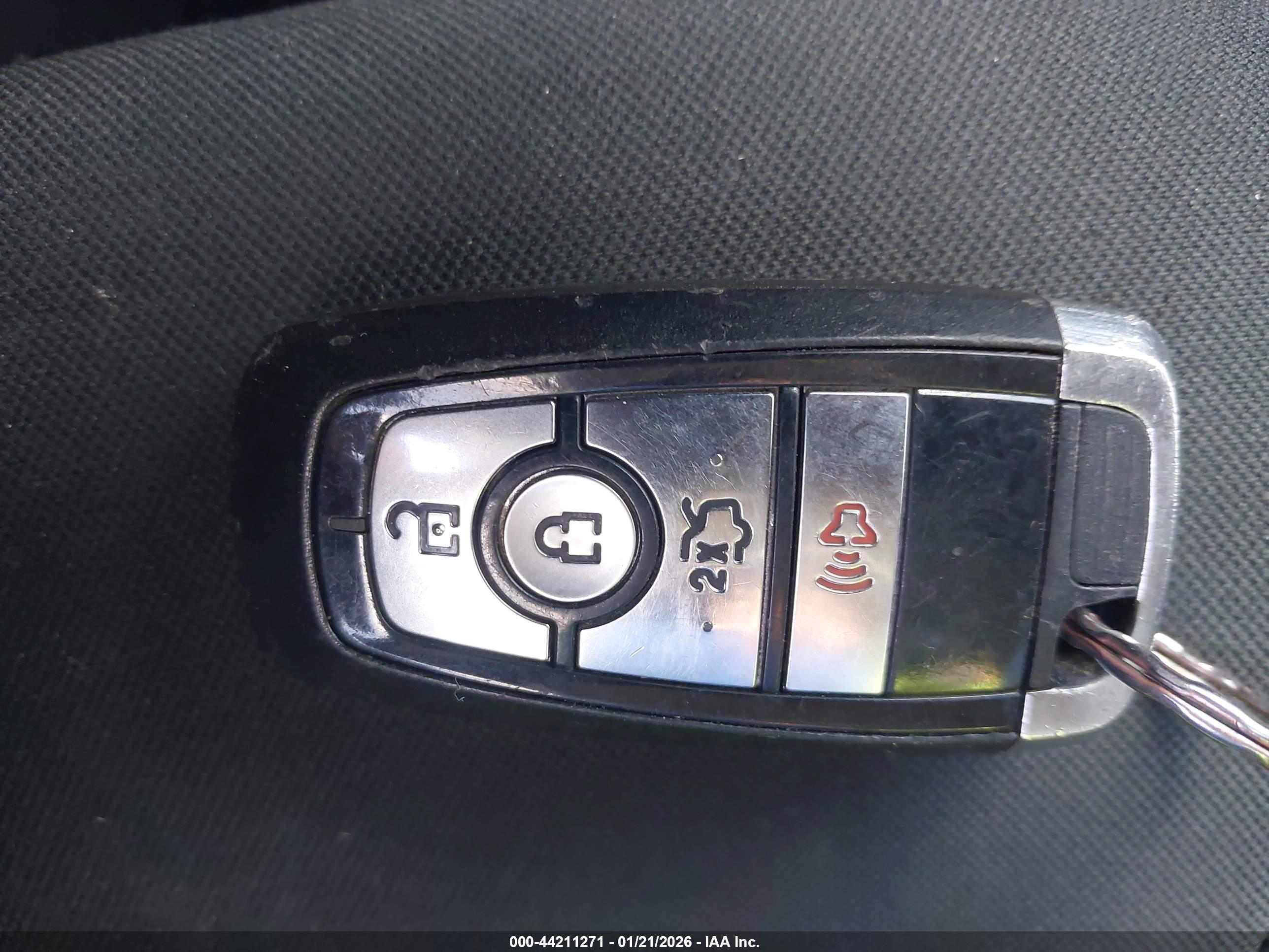 FORD FUSION image 11