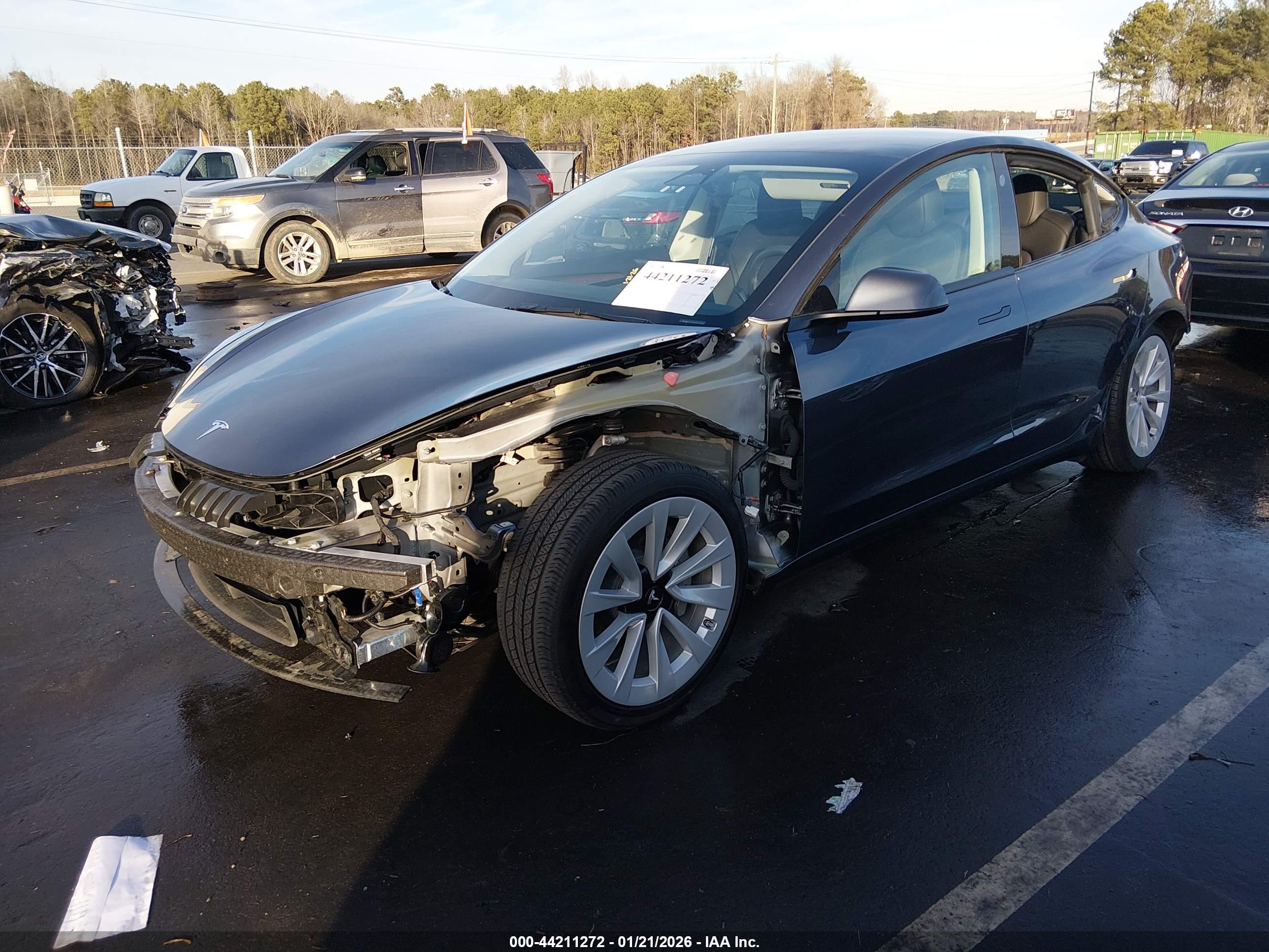 TESLA MODEL image 2