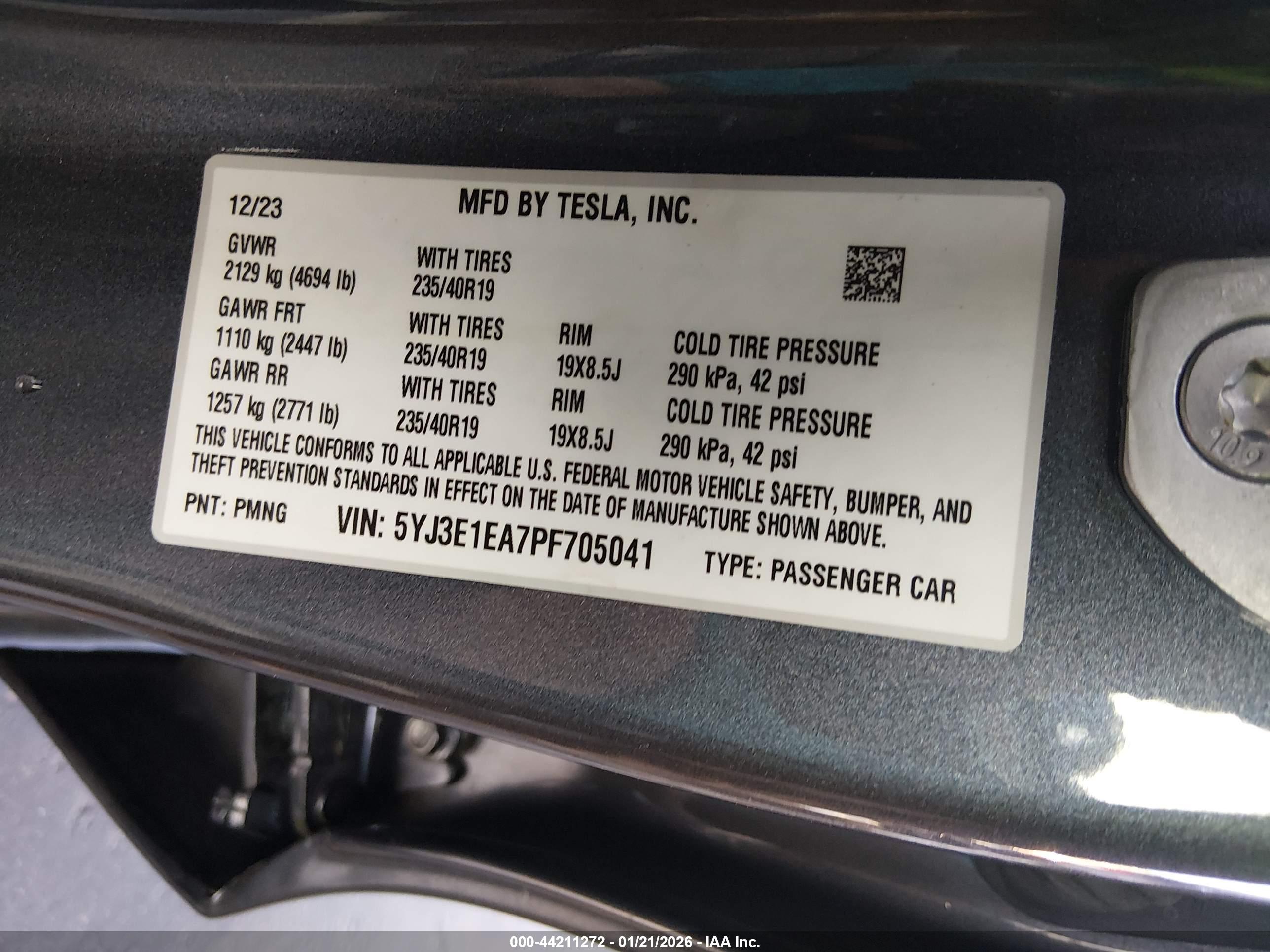 TESLA MODEL image 9