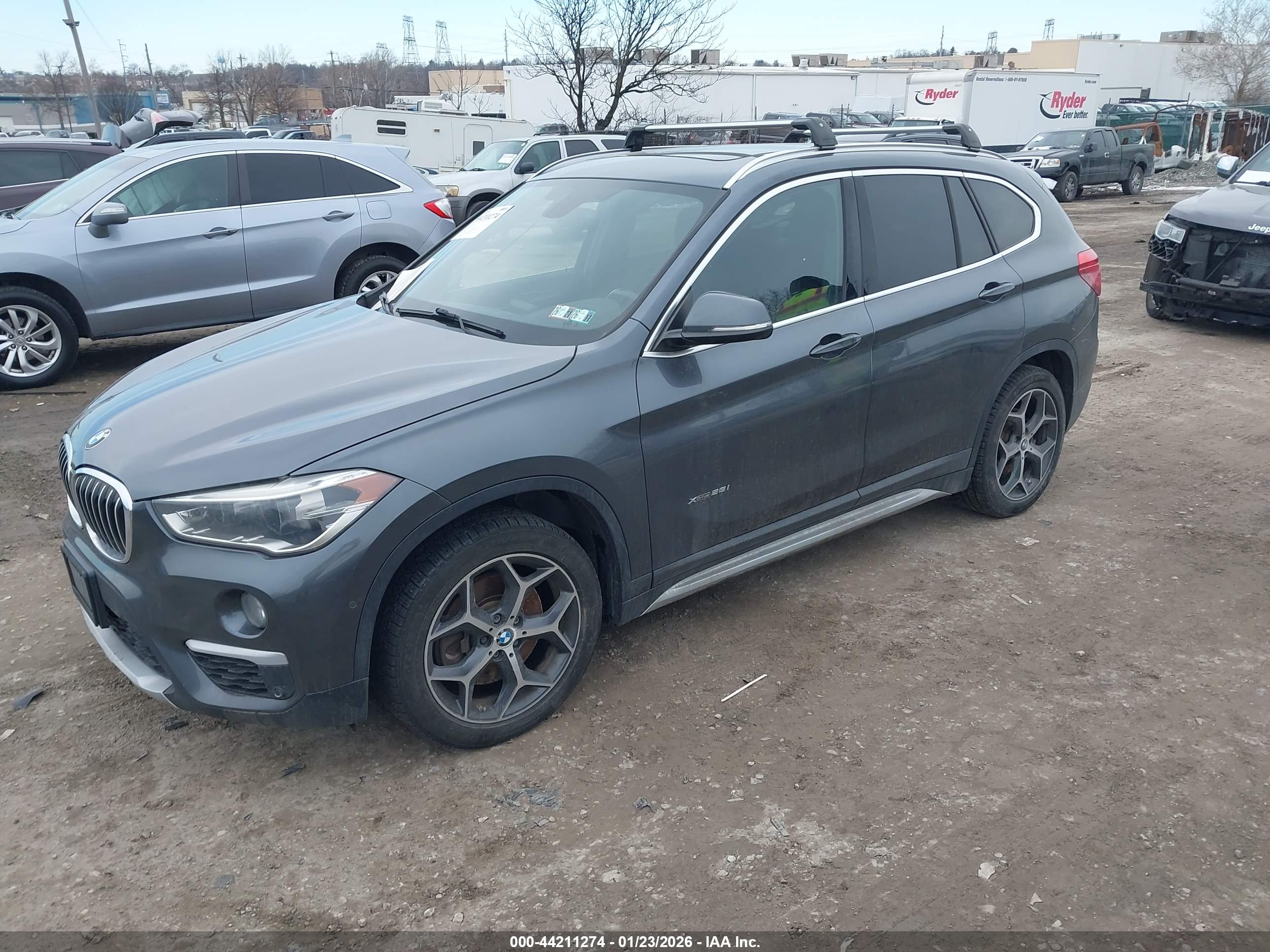 BMW X1 image 2