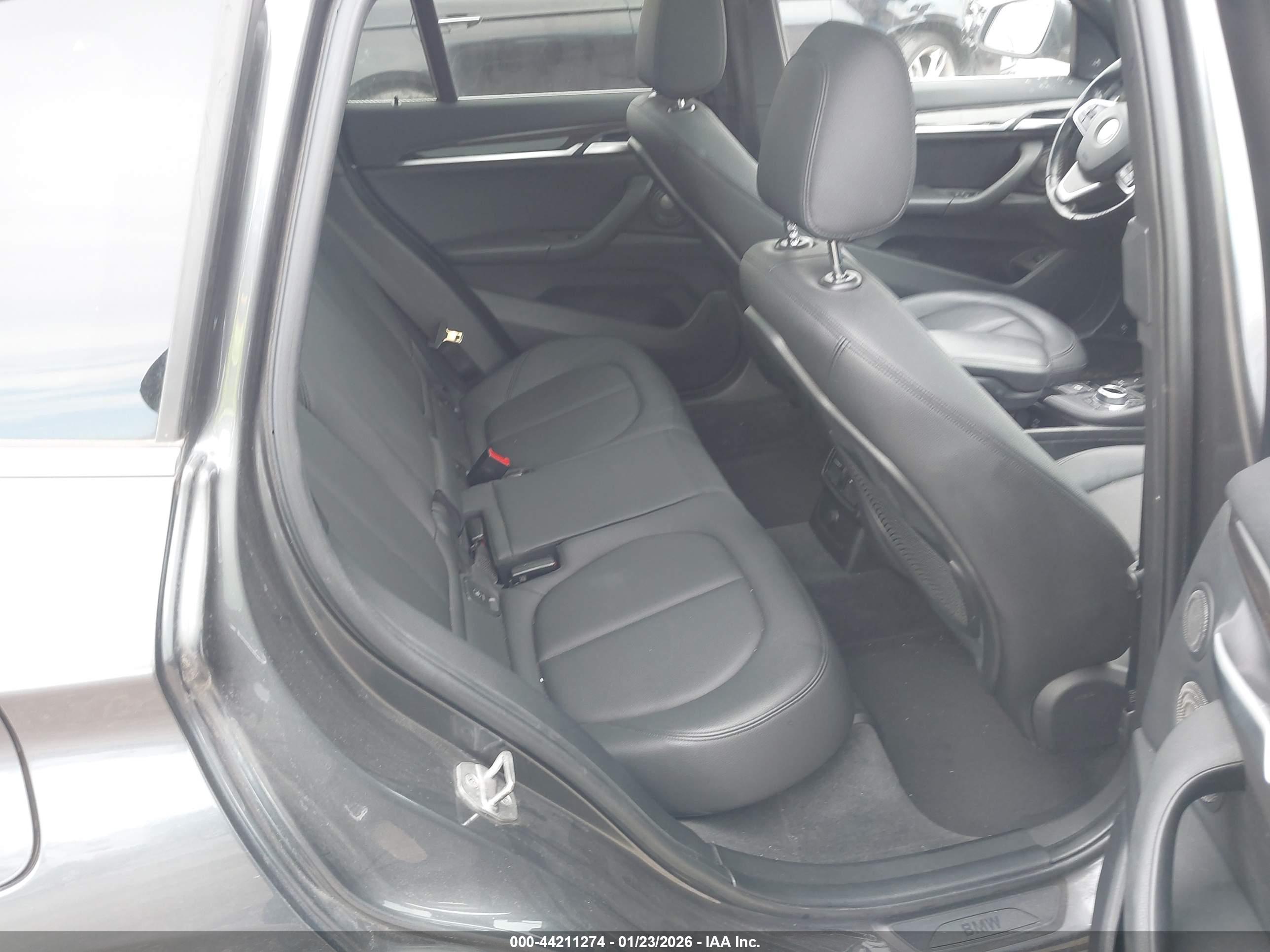 BMW X1 image 8