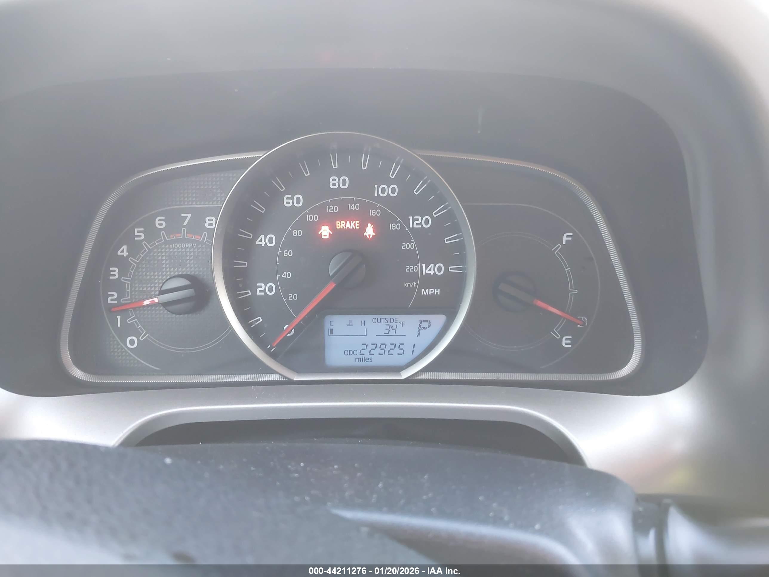 TOYOTA RAV4 image 7
