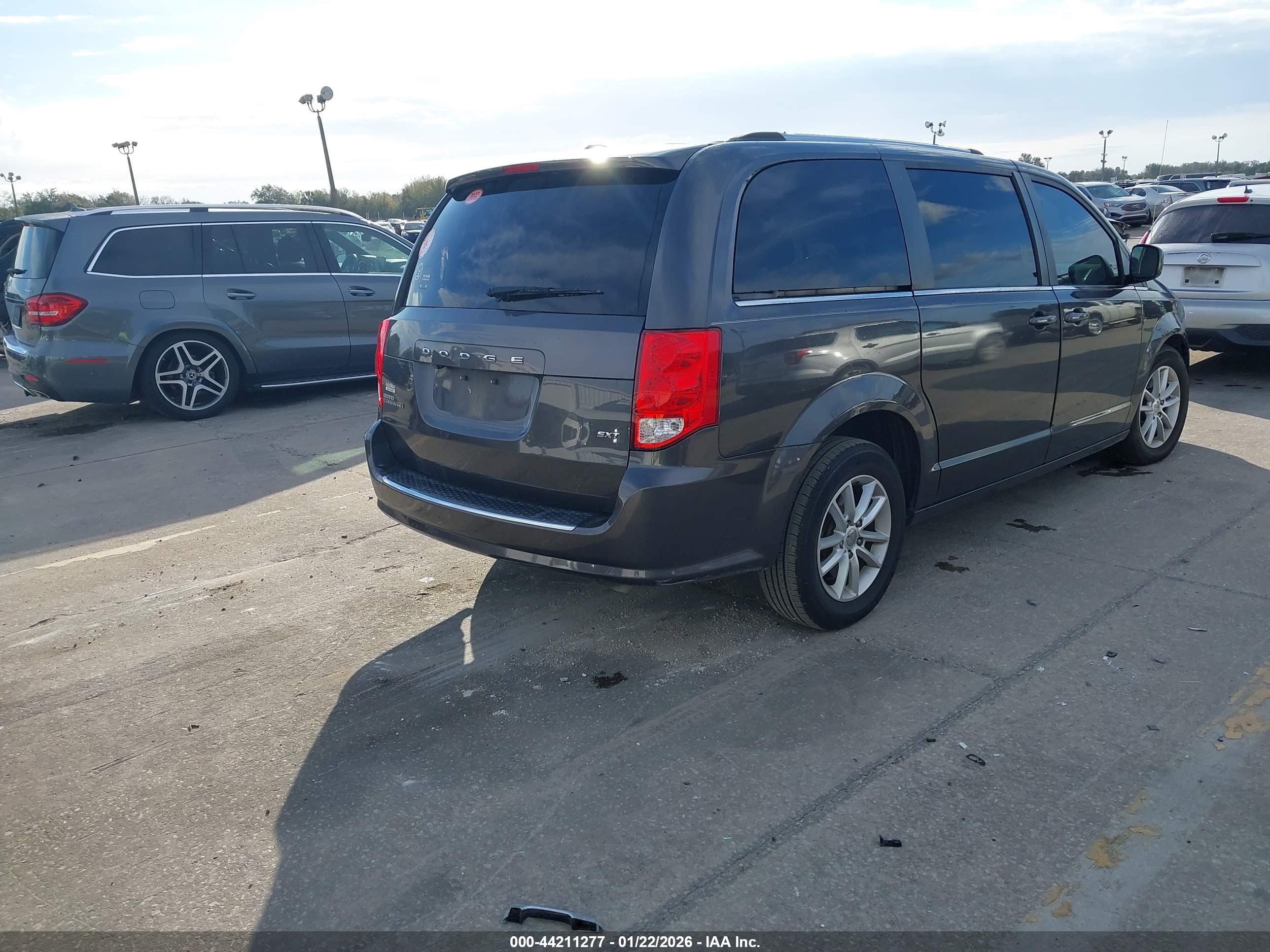 DODGE GRAND image 4