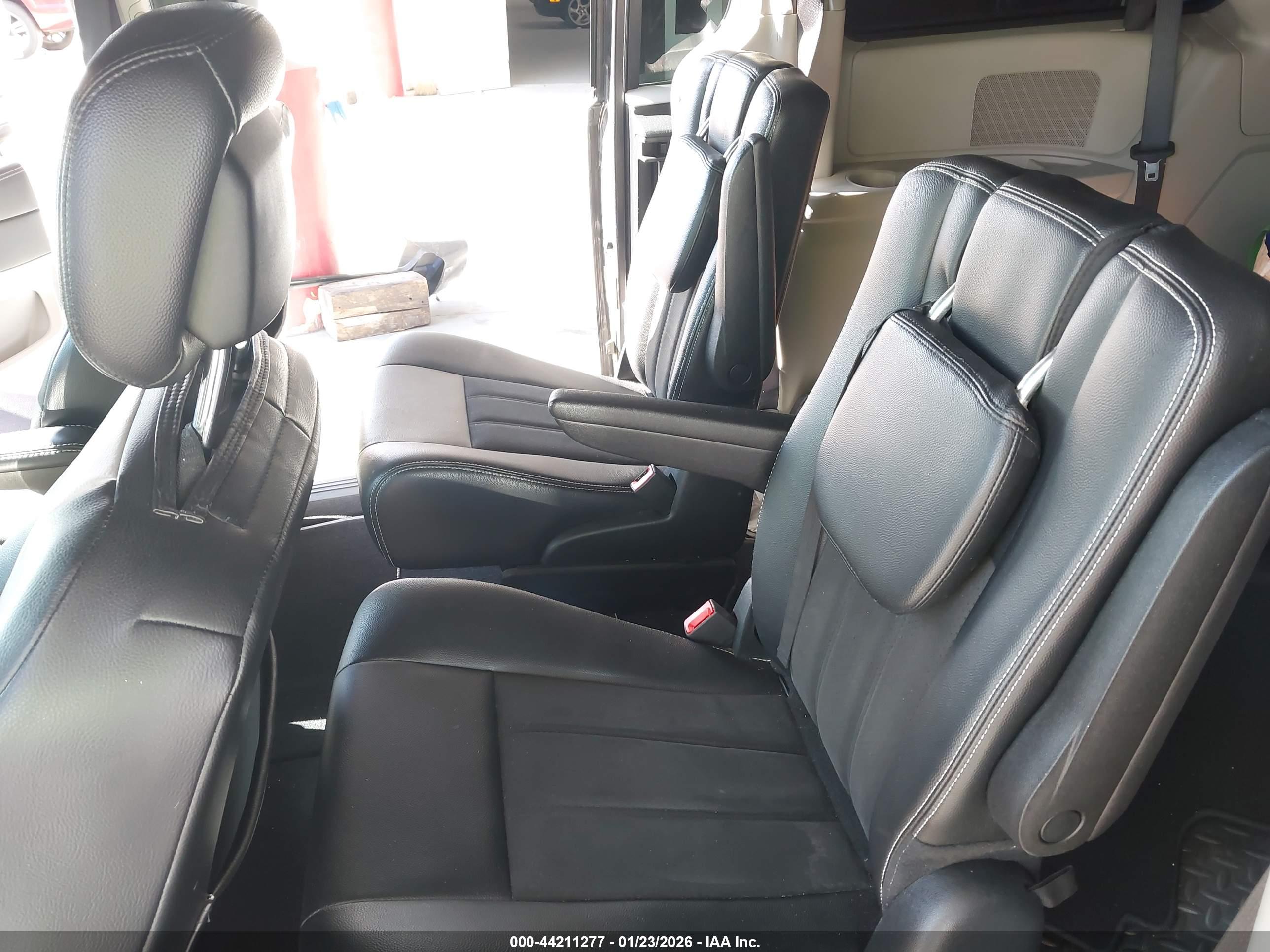 DODGE GRAND image 8
