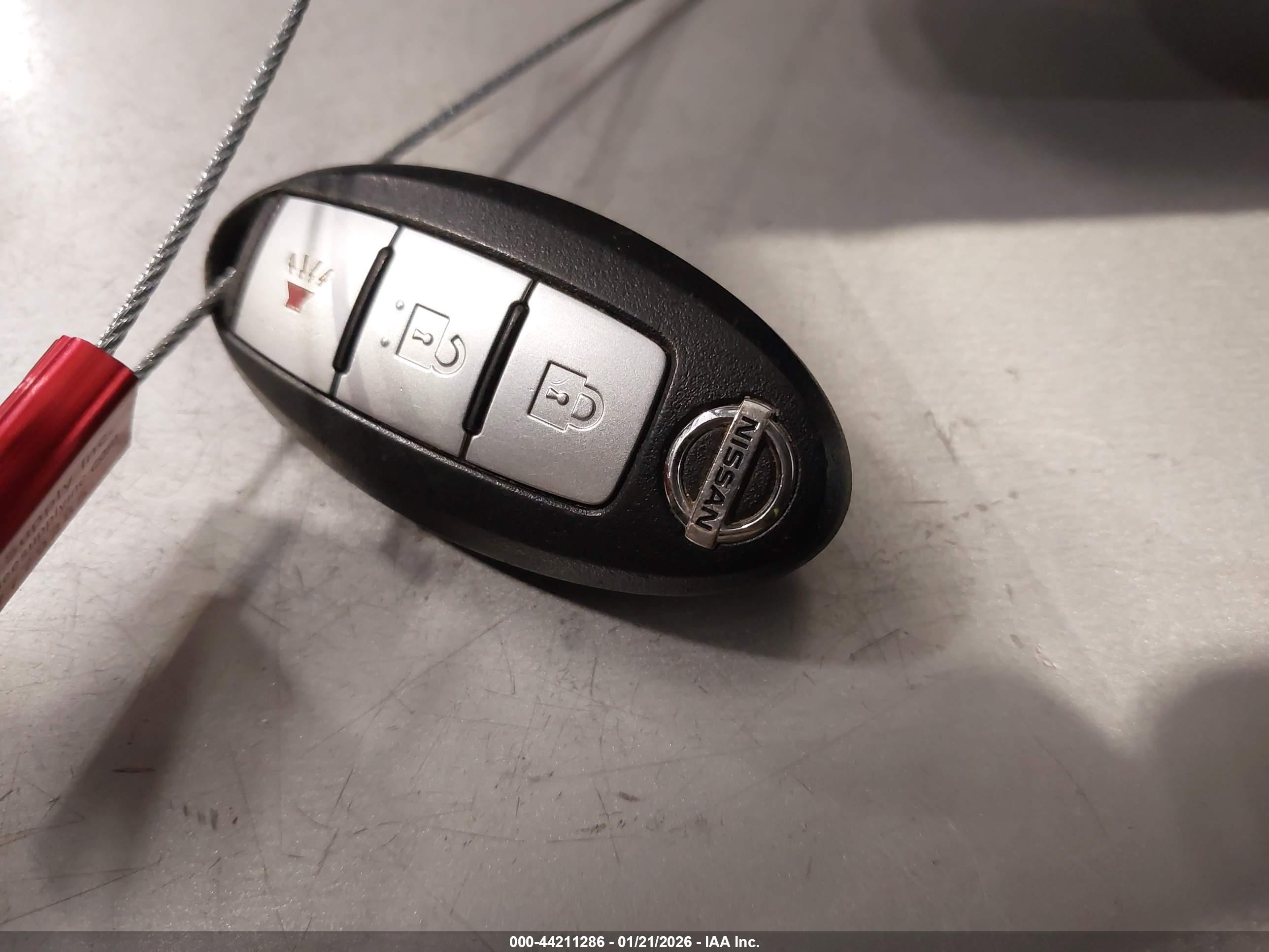 NISSAN ROGUE image 11