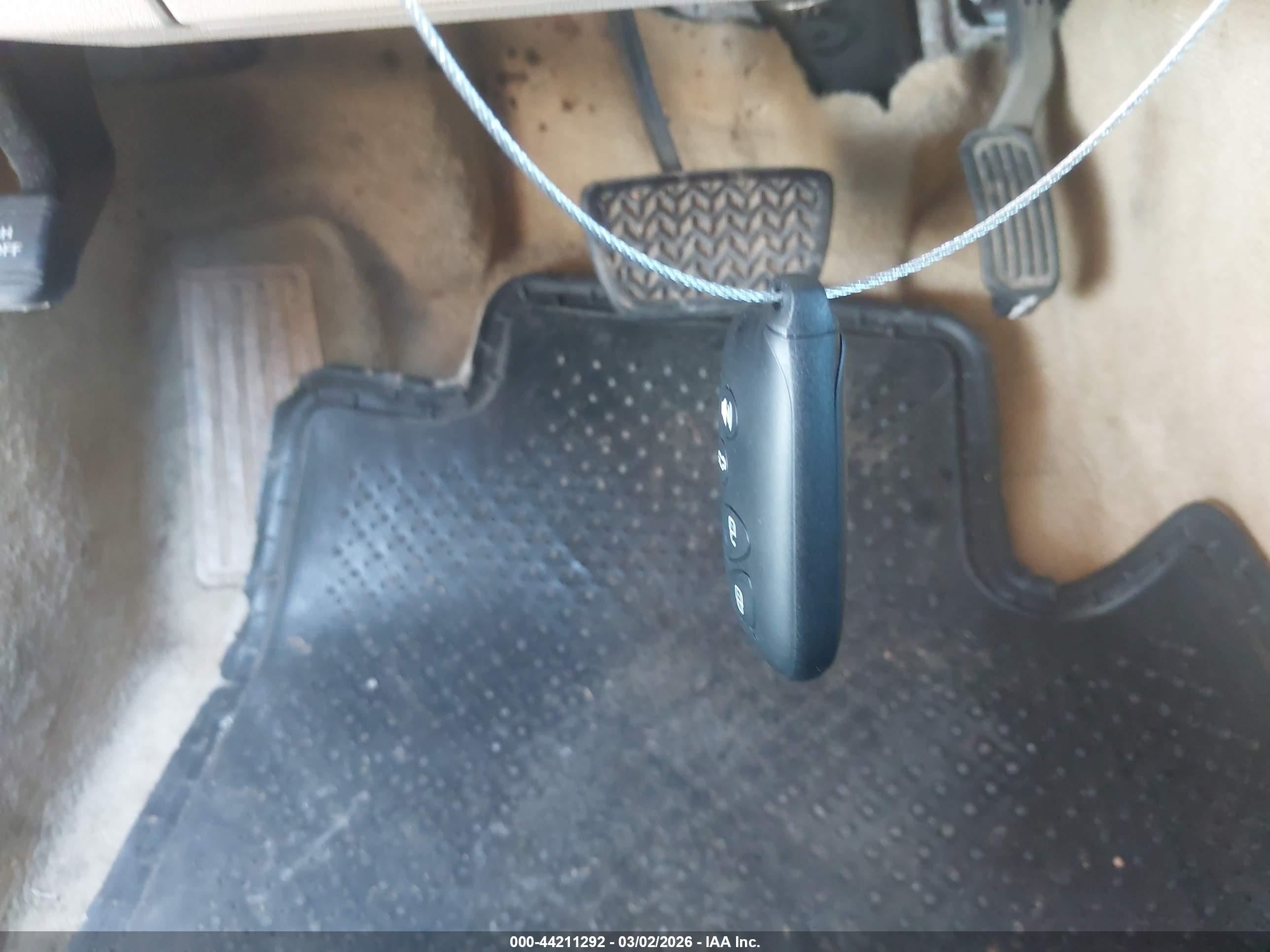 LEXUS ES image 11