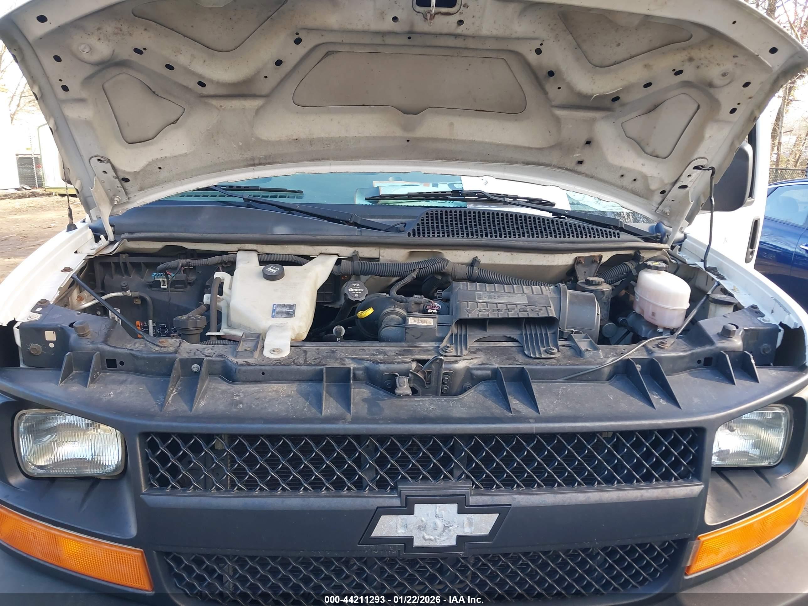 CHEVROLET EXPRESS image 10