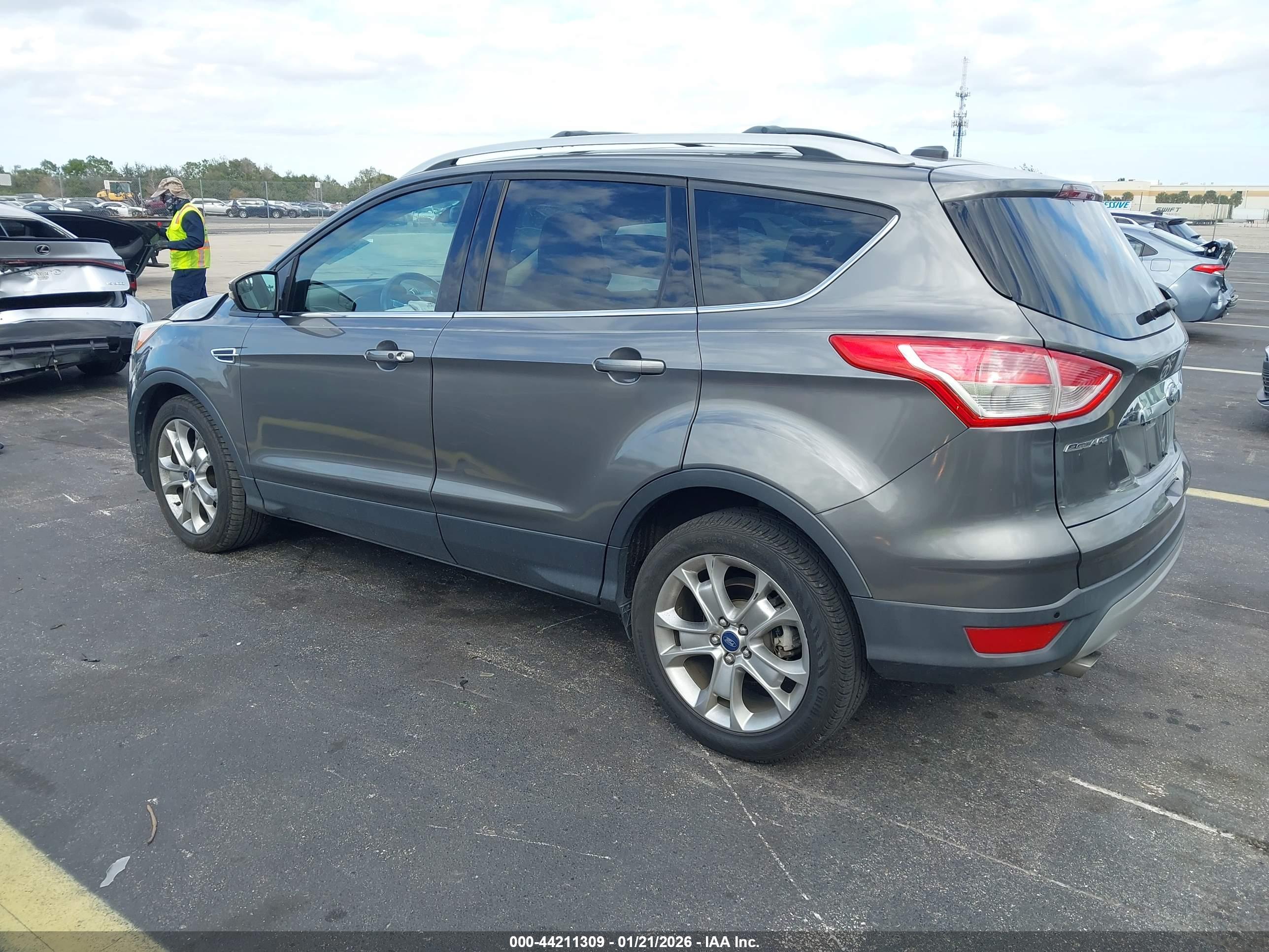FORD ESCAPE image 3