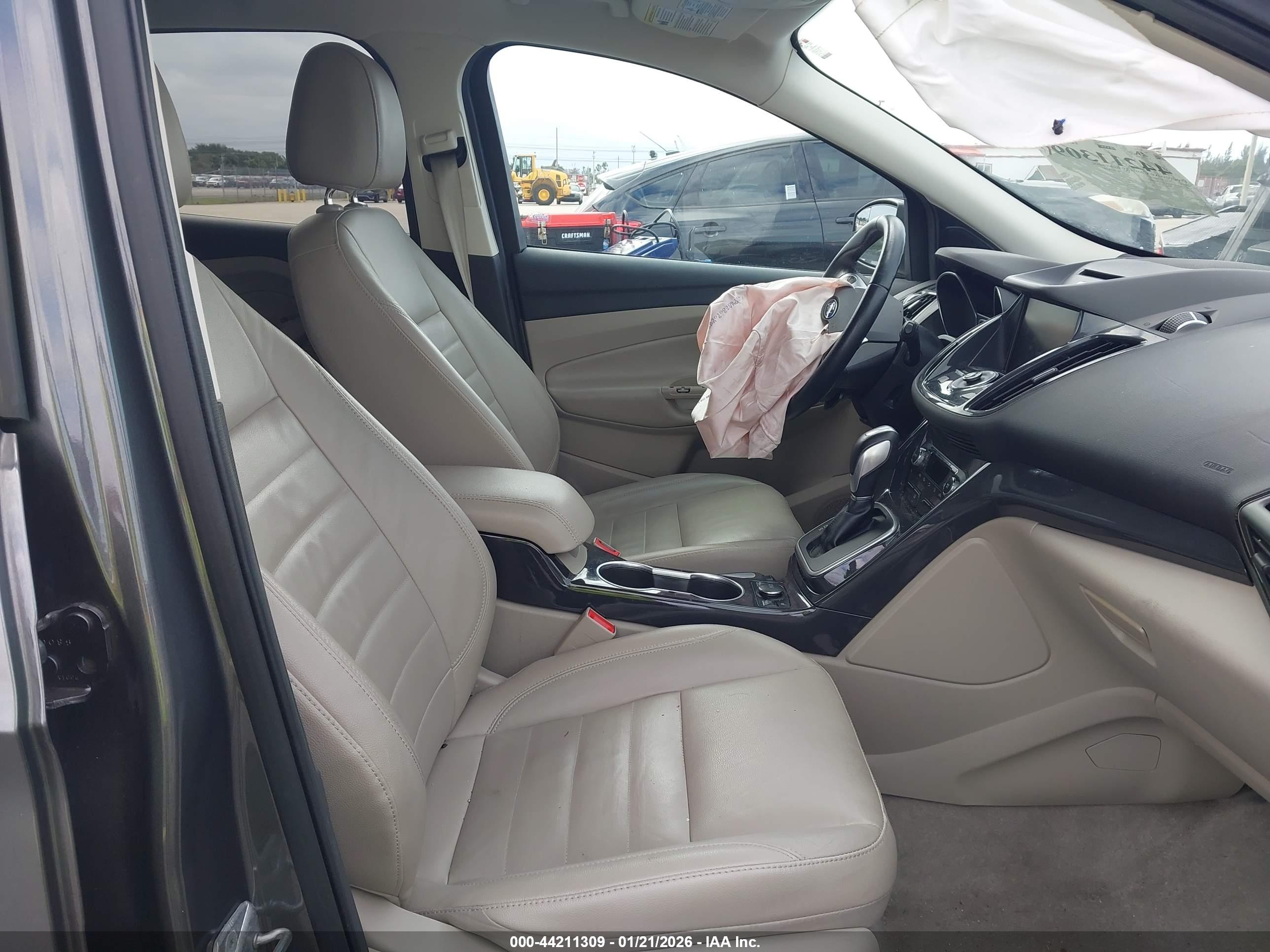 FORD ESCAPE image 5
