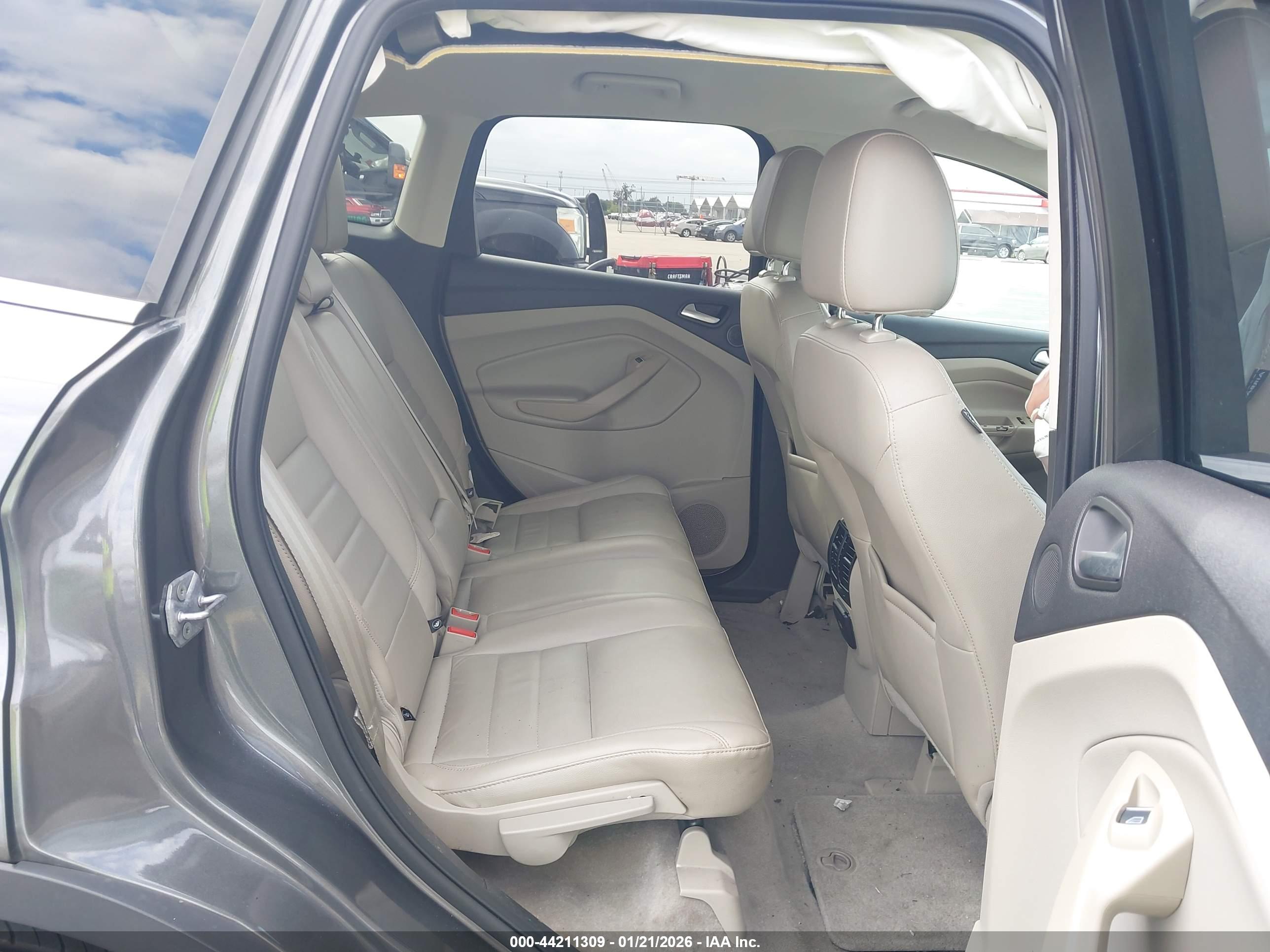FORD ESCAPE image 8