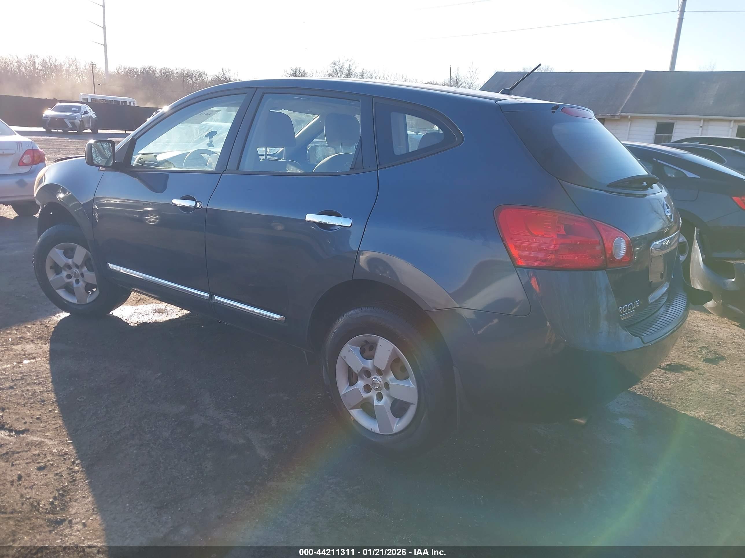 NISSAN ROGUE image 3