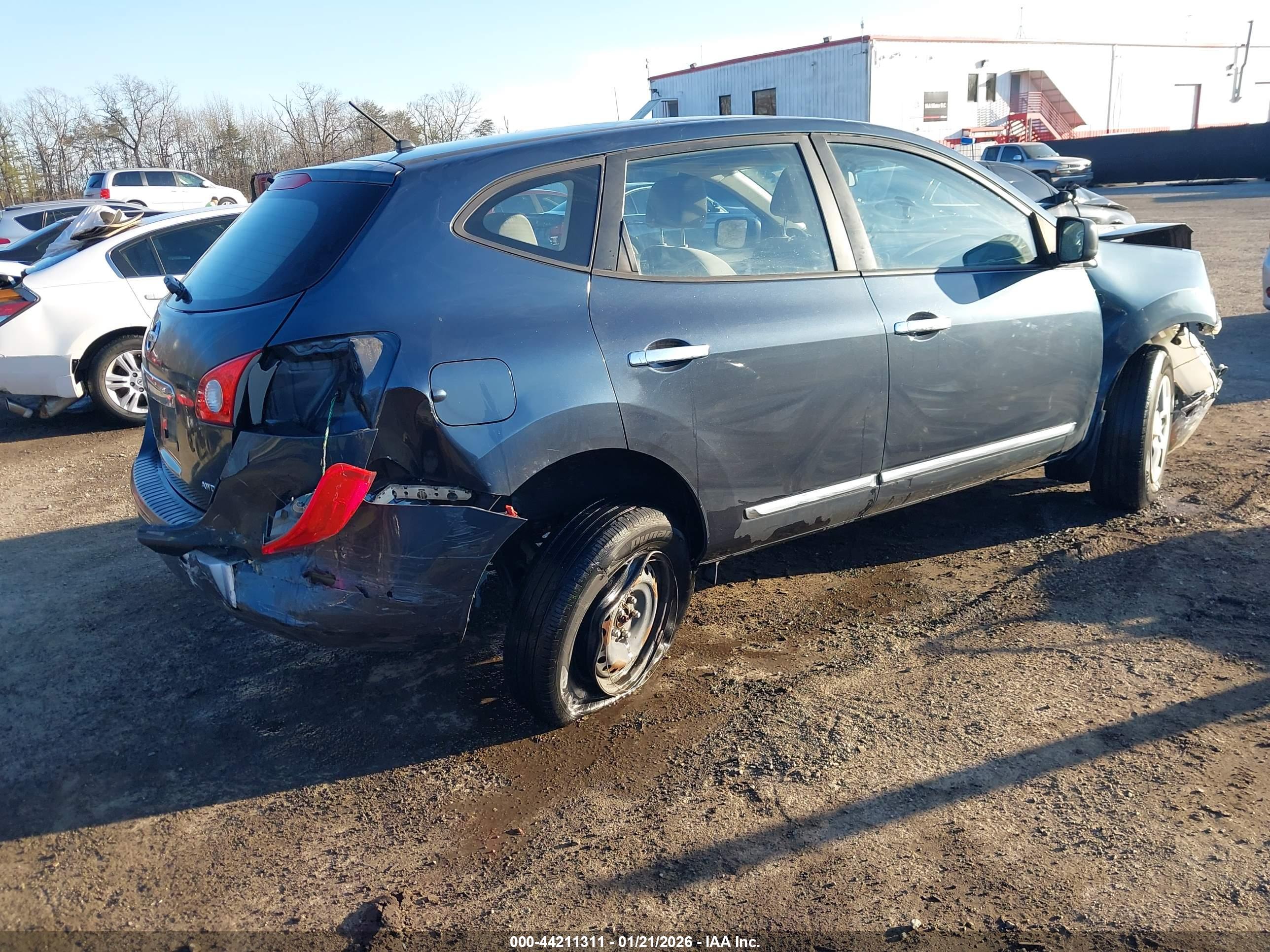 NISSAN ROGUE image 4