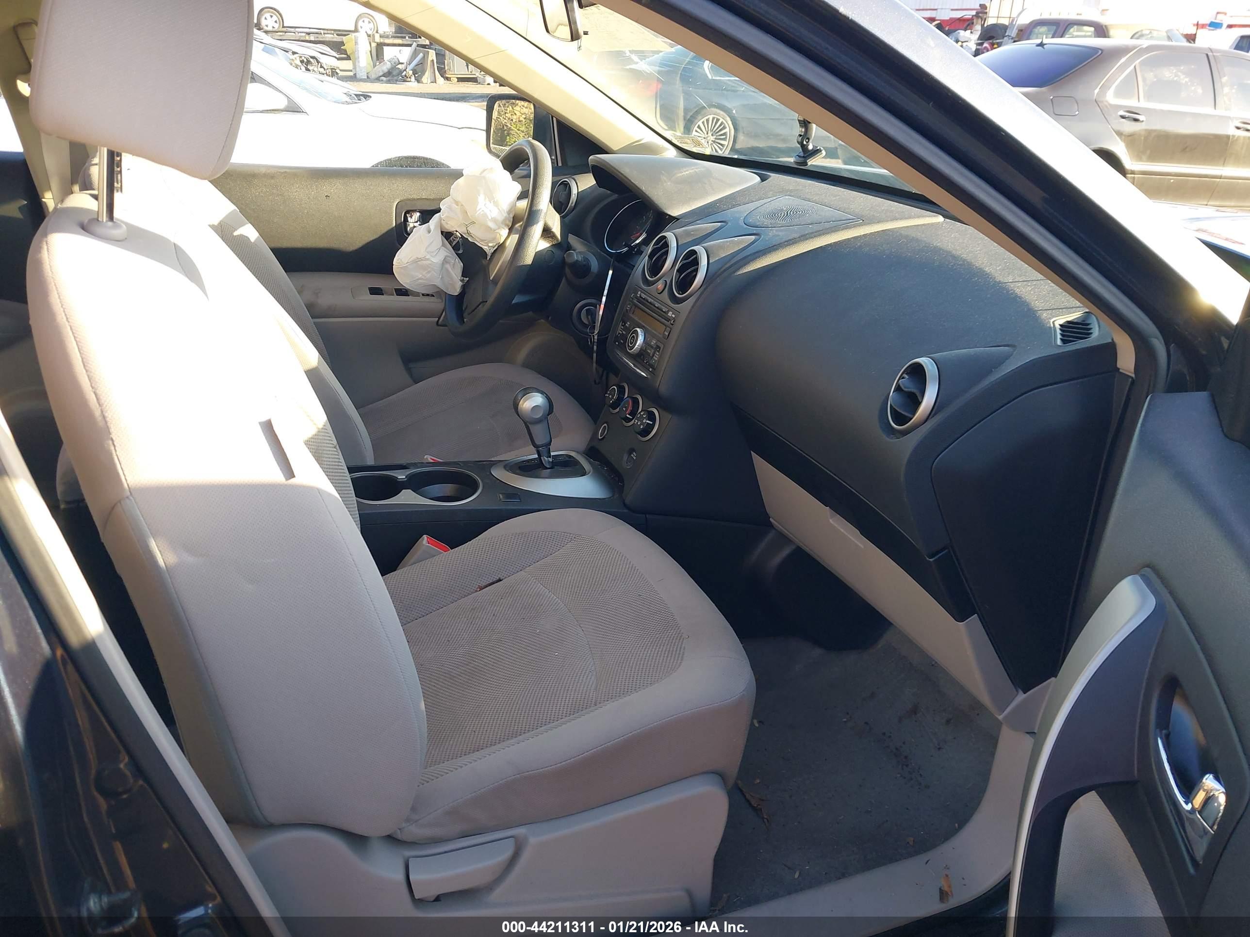 NISSAN ROGUE image 5