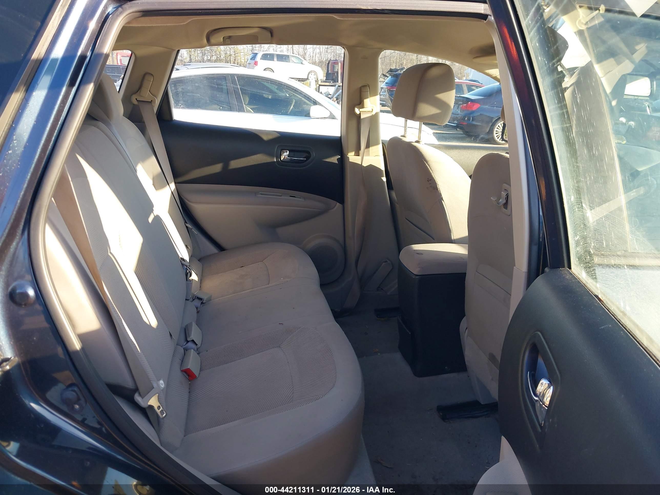 NISSAN ROGUE image 8