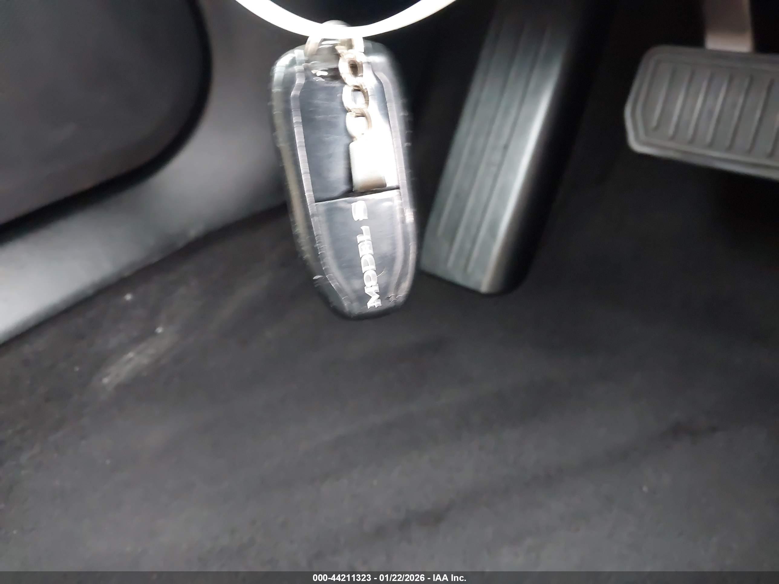 TESLA MODEL image 11