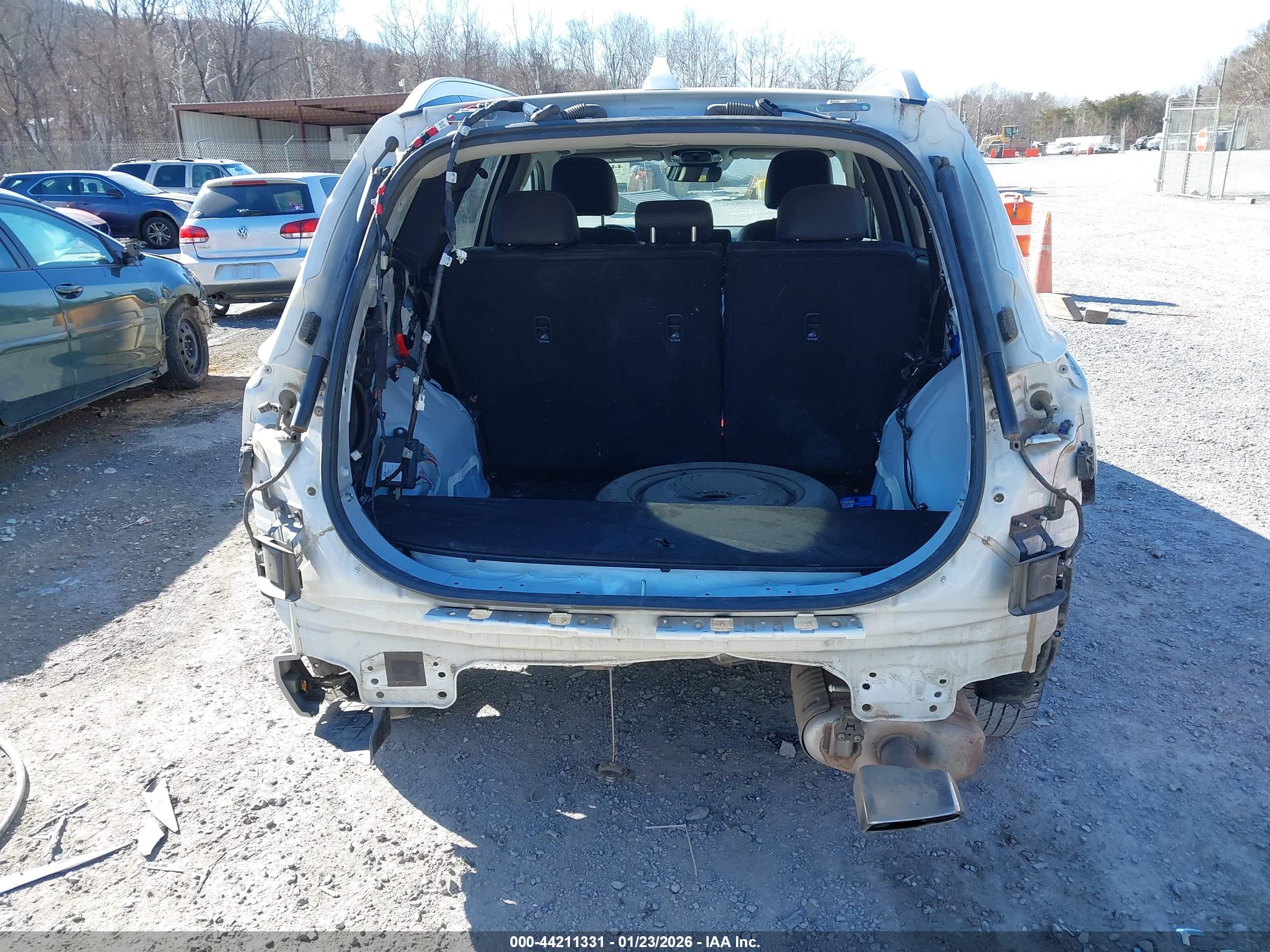 HYUNDAI SANTA image 6
