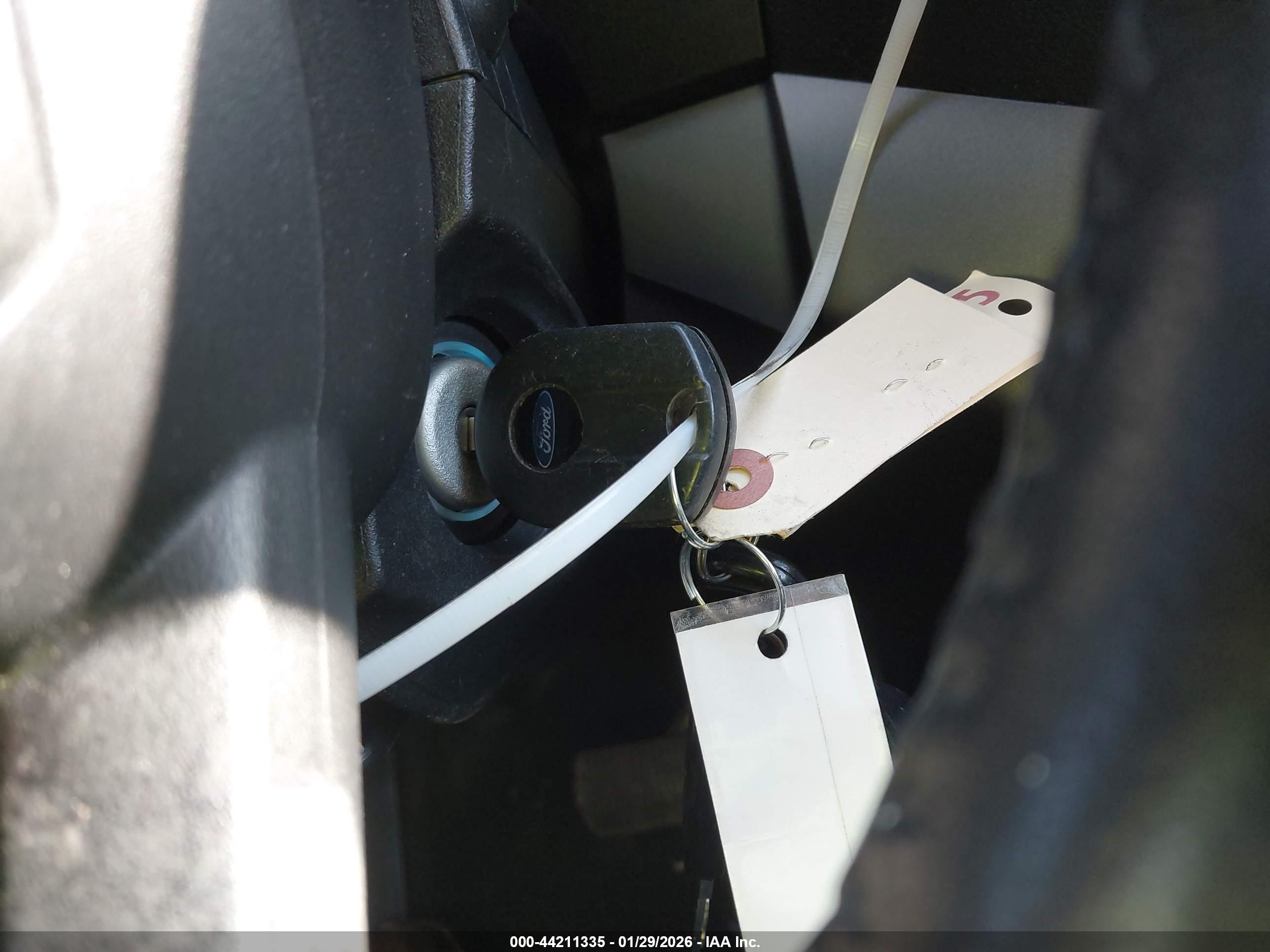 FORD ESCAPE image 11