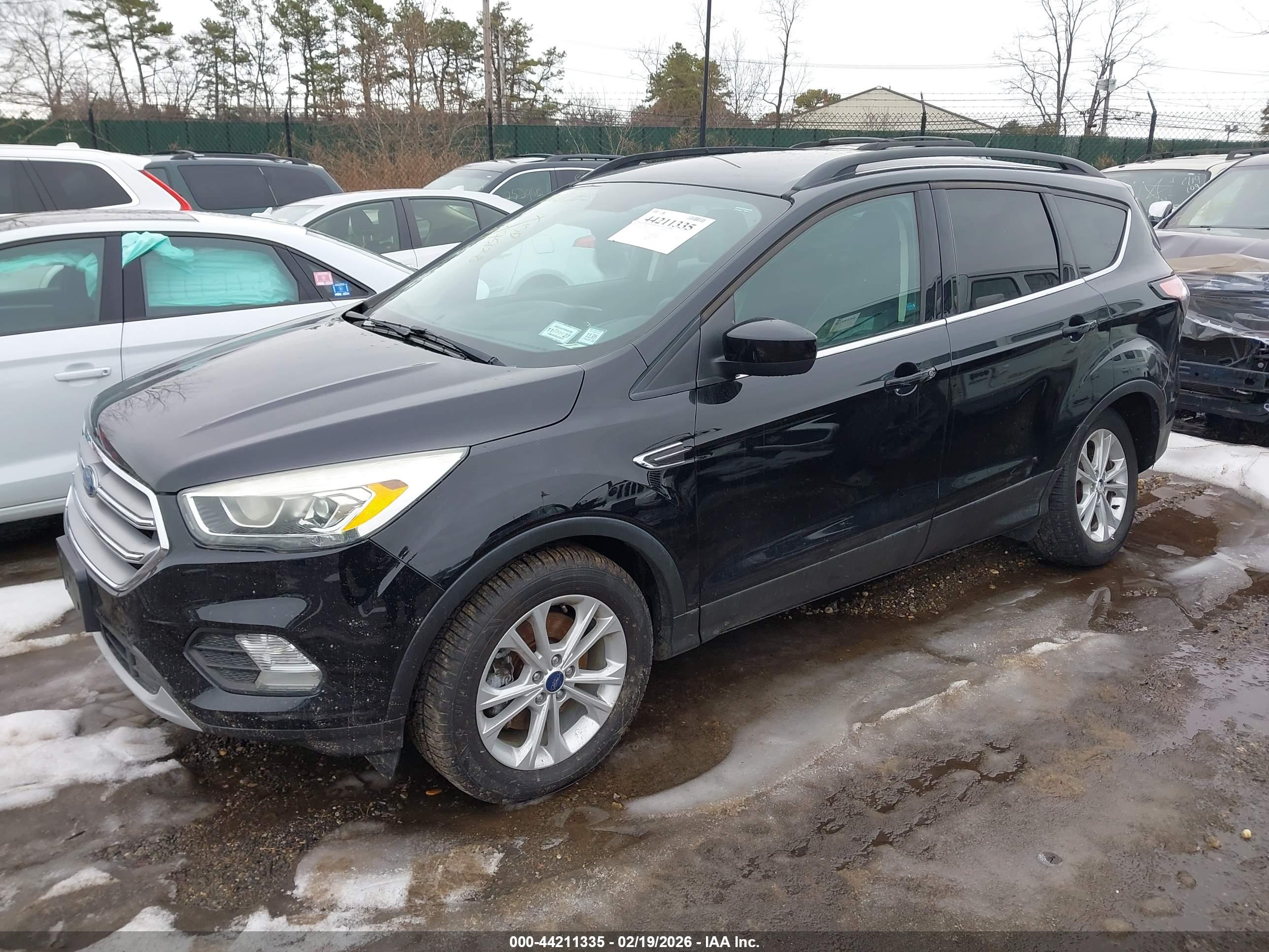 FORD ESCAPE image 2