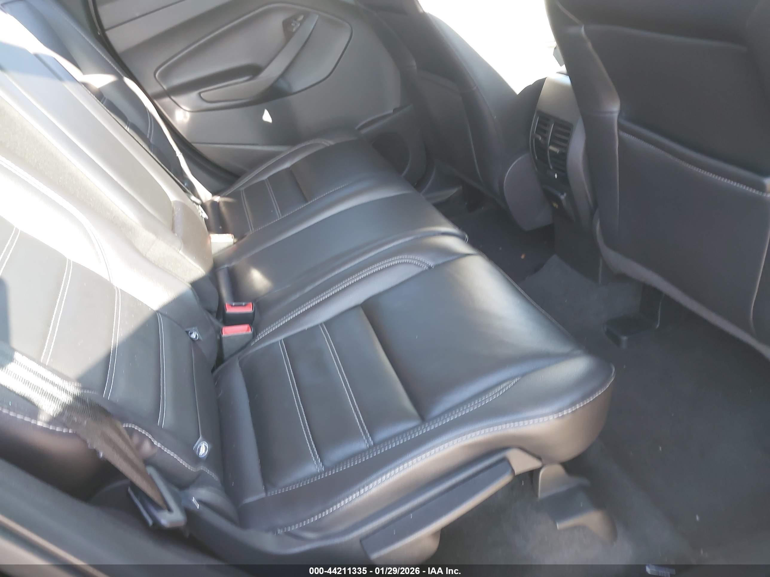 FORD ESCAPE image 8