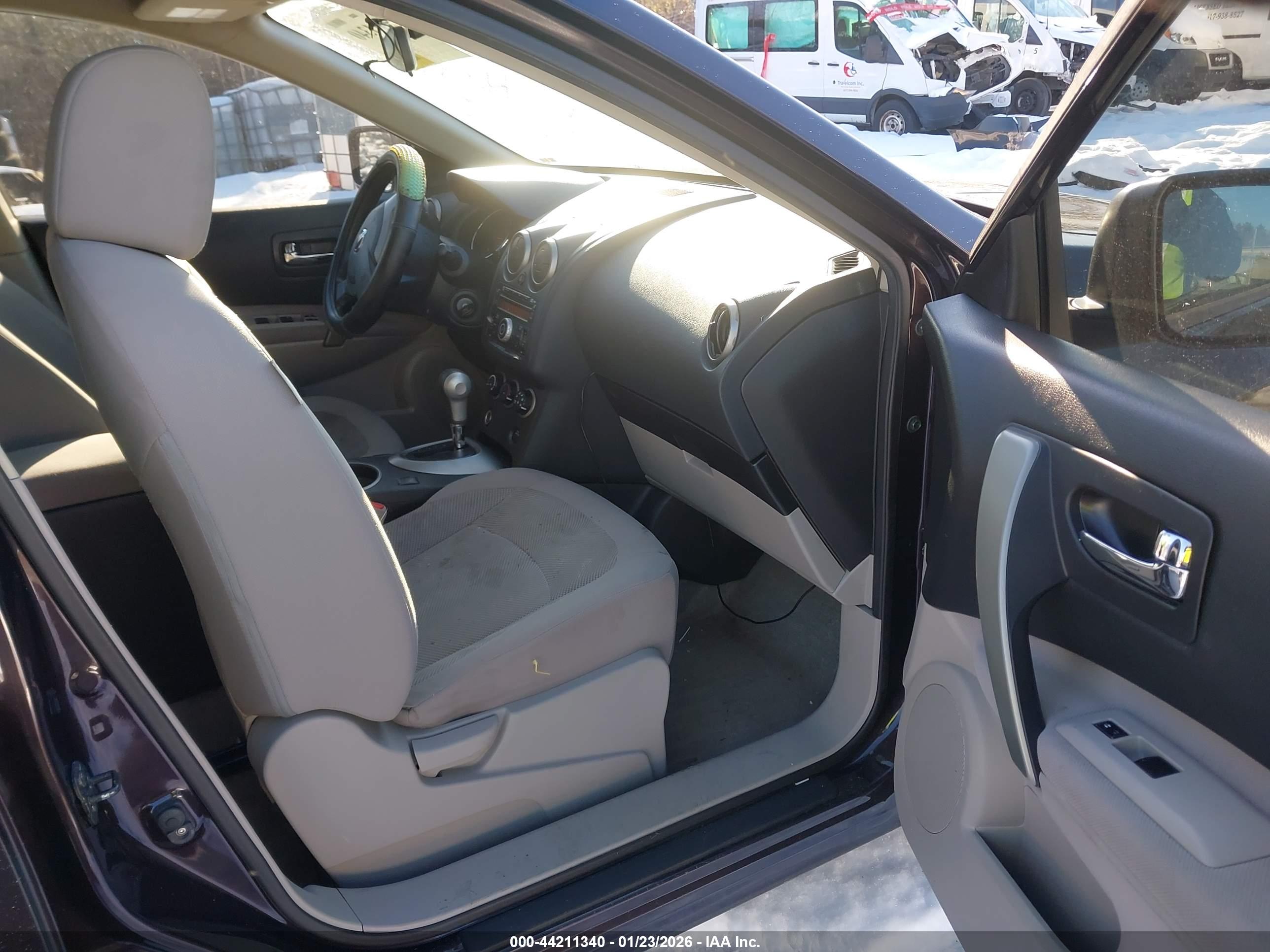 NISSAN ROGUE image 5