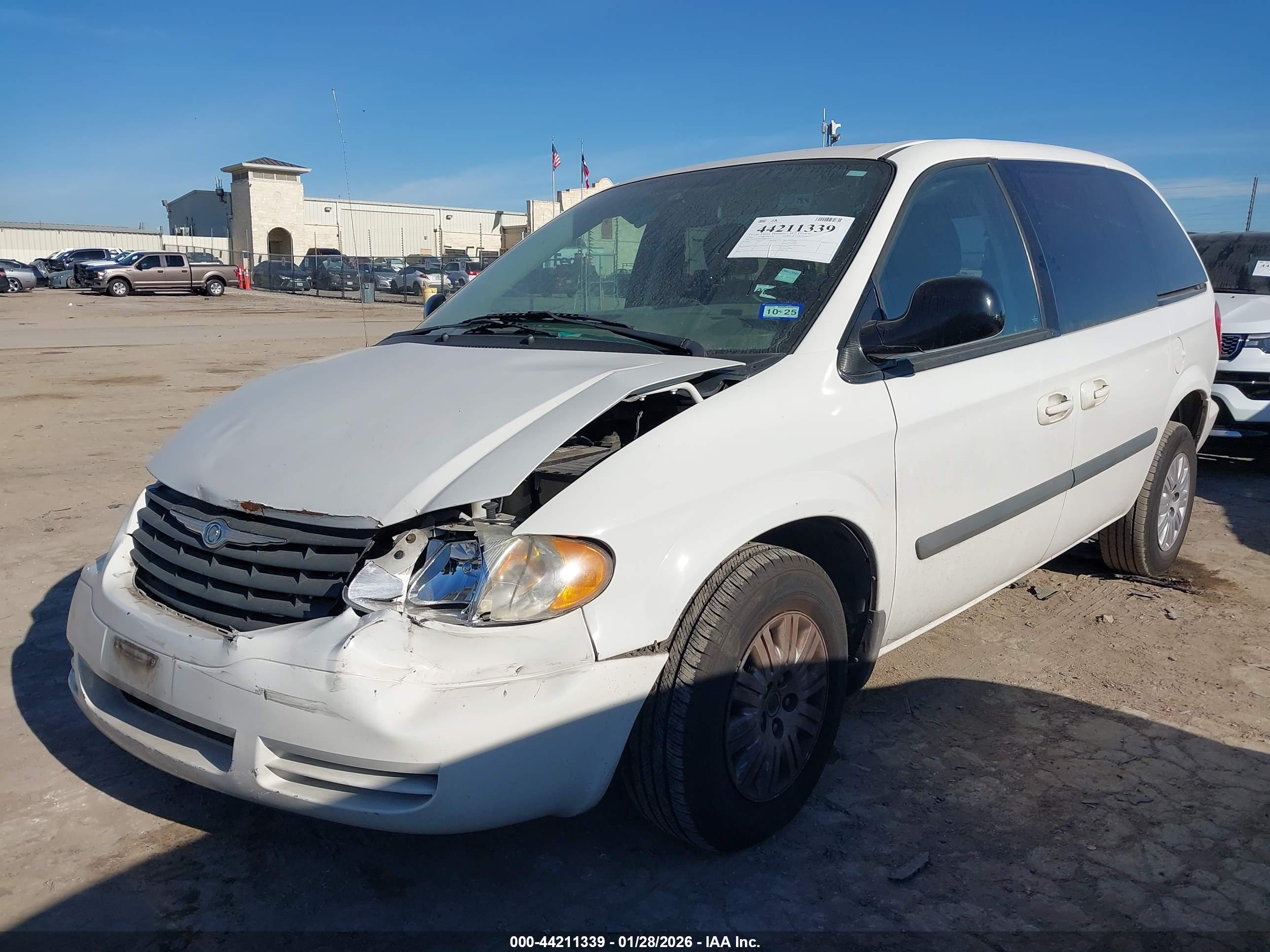 CHRYSLER TOWN image 2