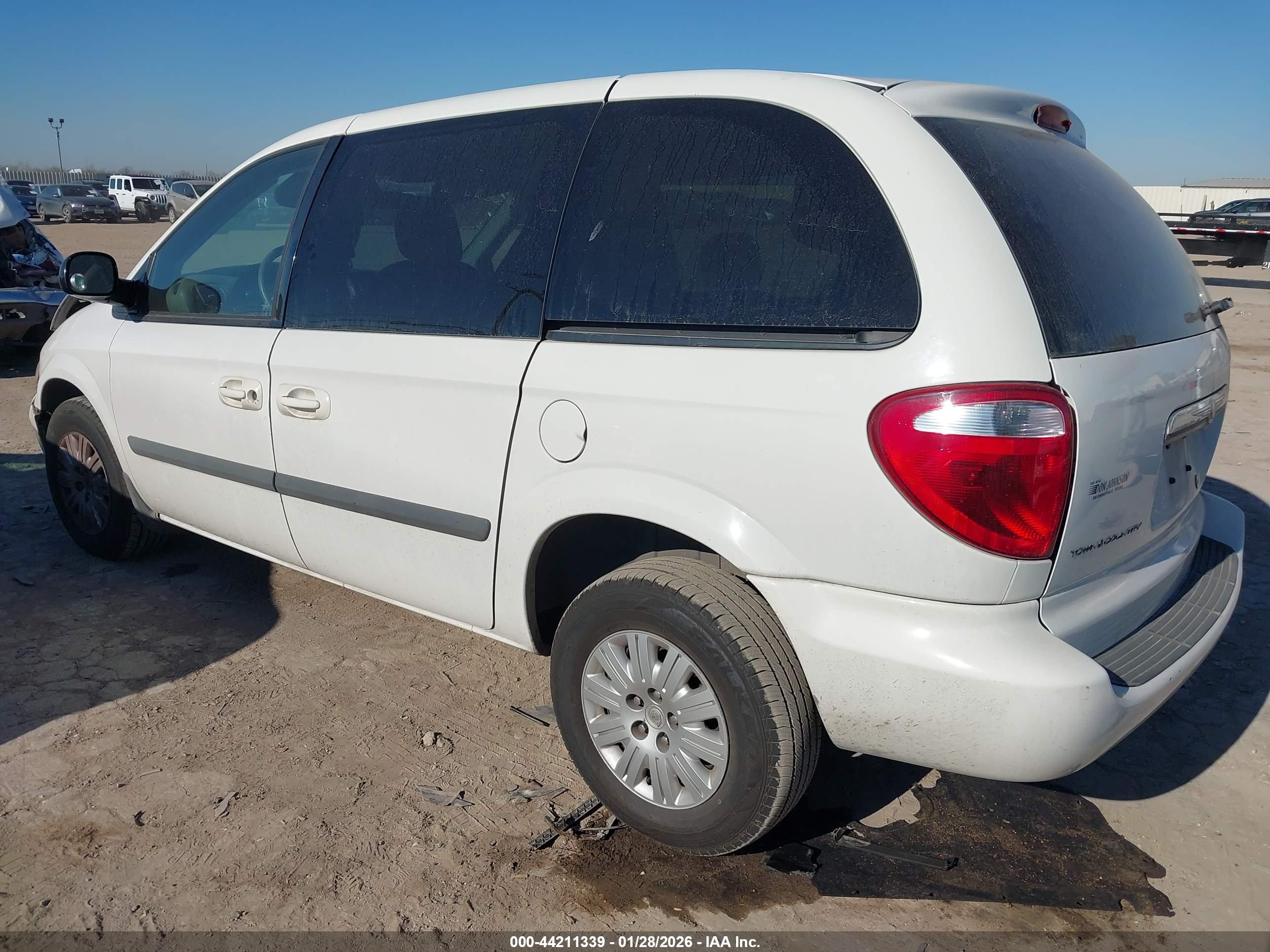 CHRYSLER TOWN image 3