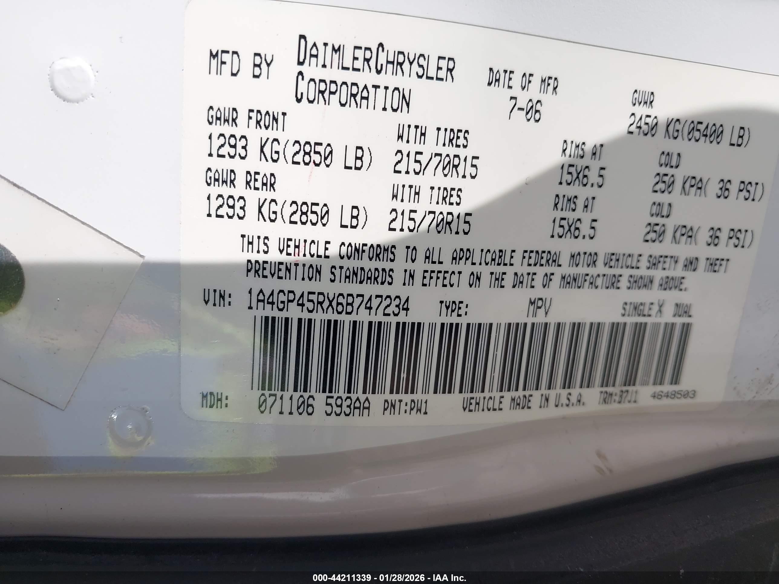 CHRYSLER TOWN image 9