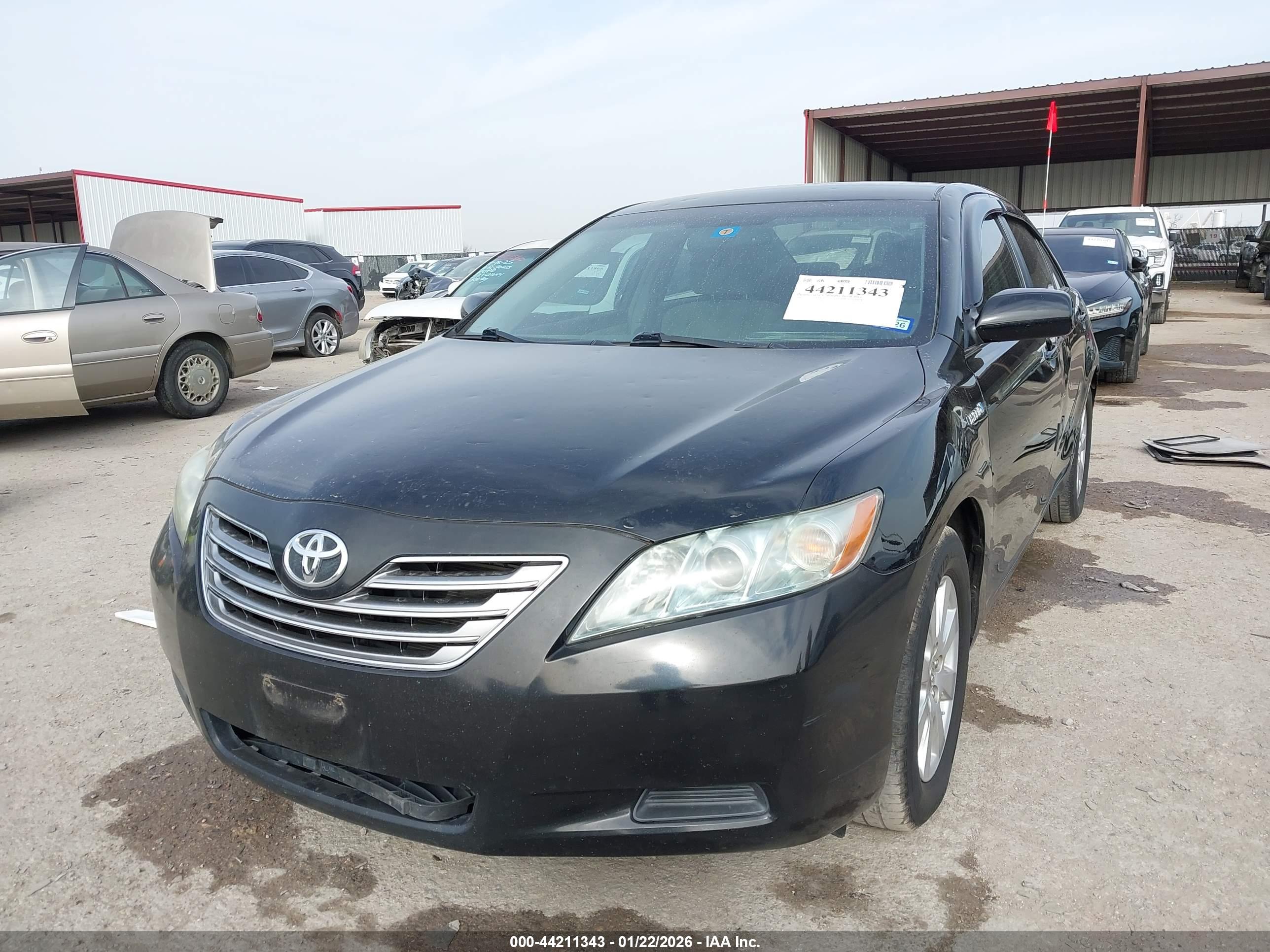 TOYOTA CAMRY image 2