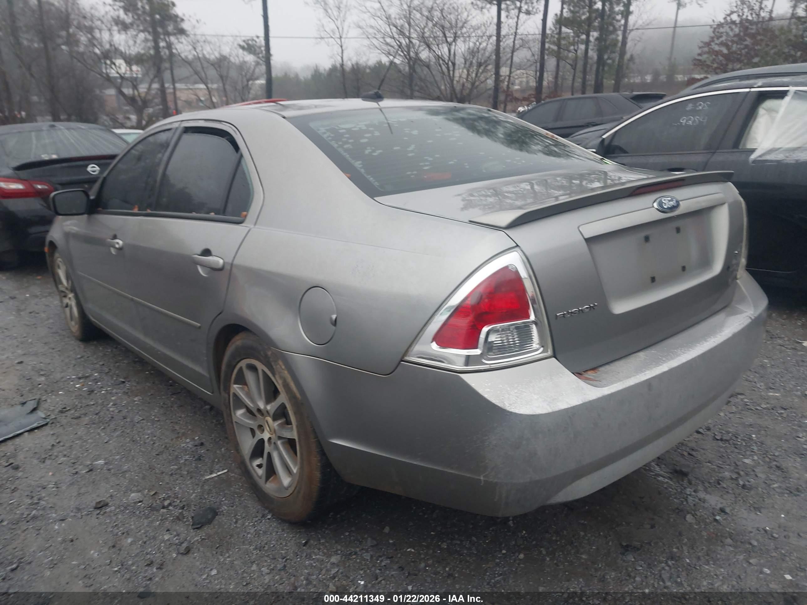 FORD FUSION image 3