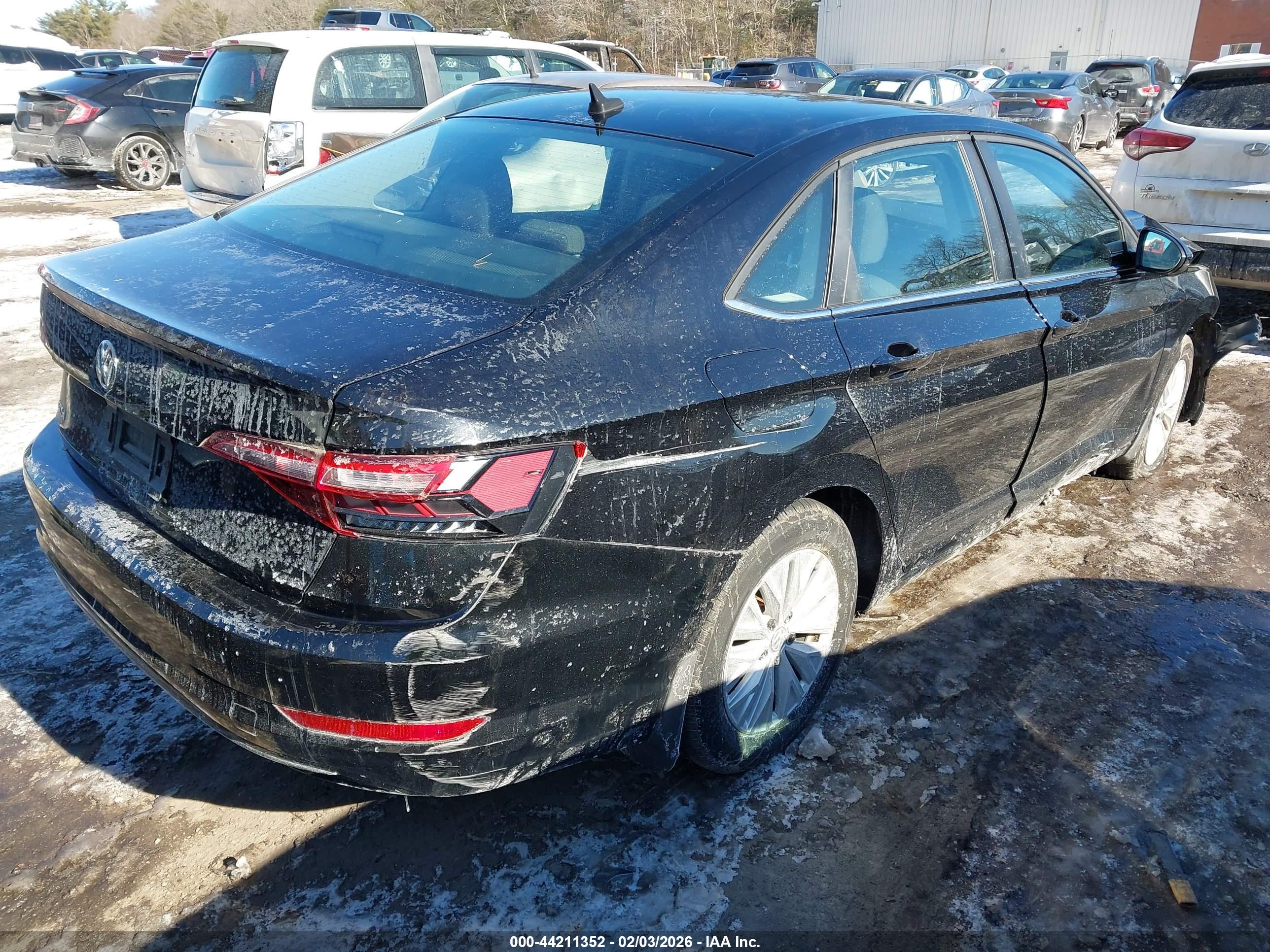 VOLKSWAGEN JETTA image 4