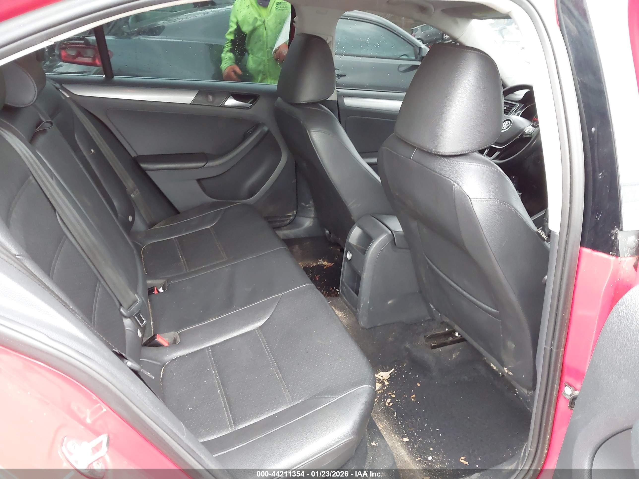 VOLKSWAGEN JETTA image 8