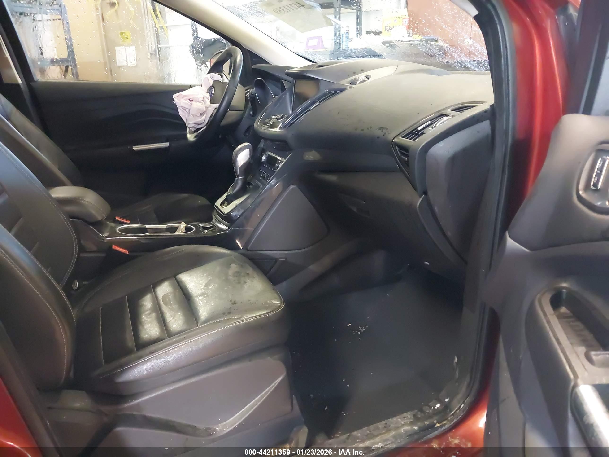 FORD ESCAPE image 5
