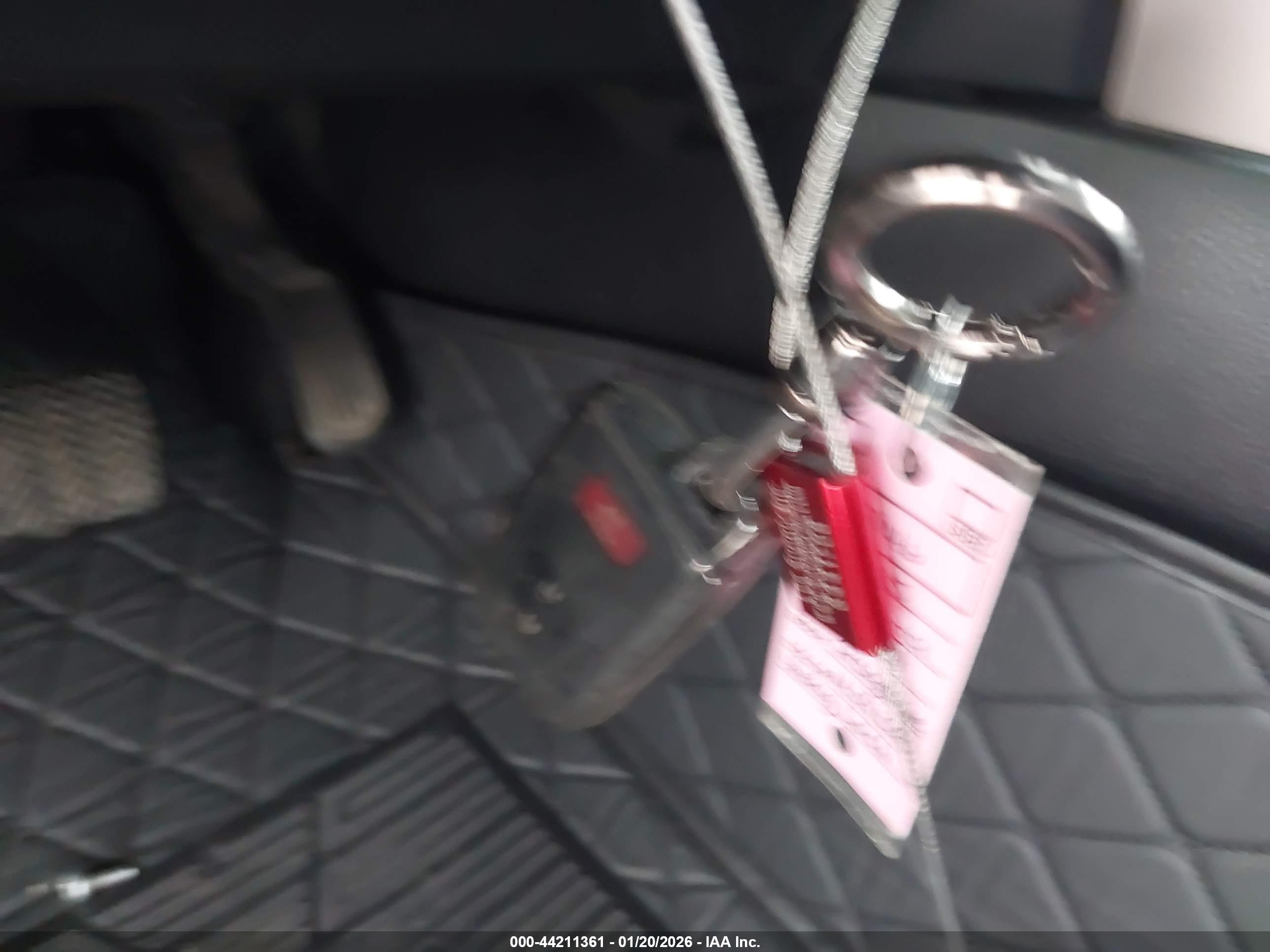 TOYOTA RAV4 image 11