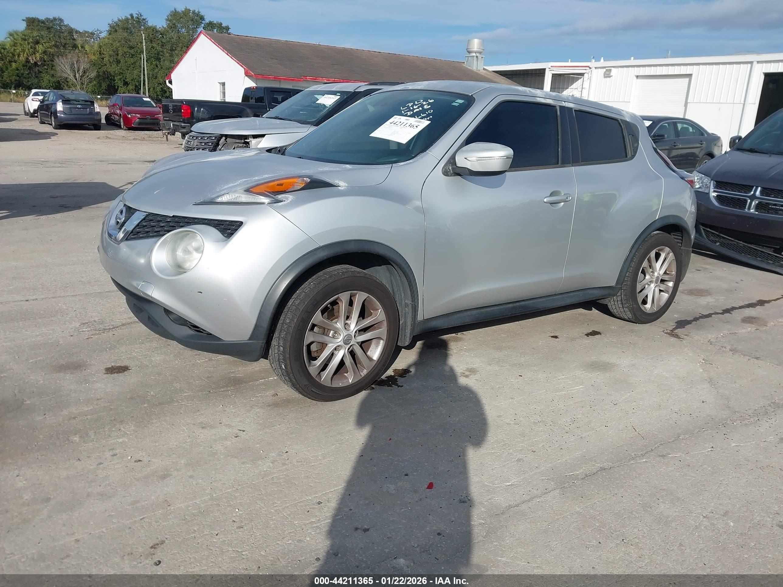 NISSAN JUKE image 2