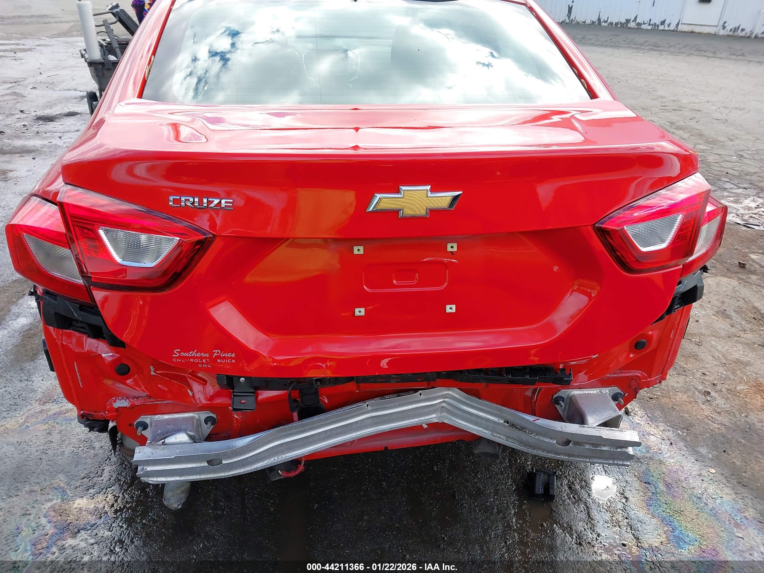 CHEVROLET CRUZE image 6