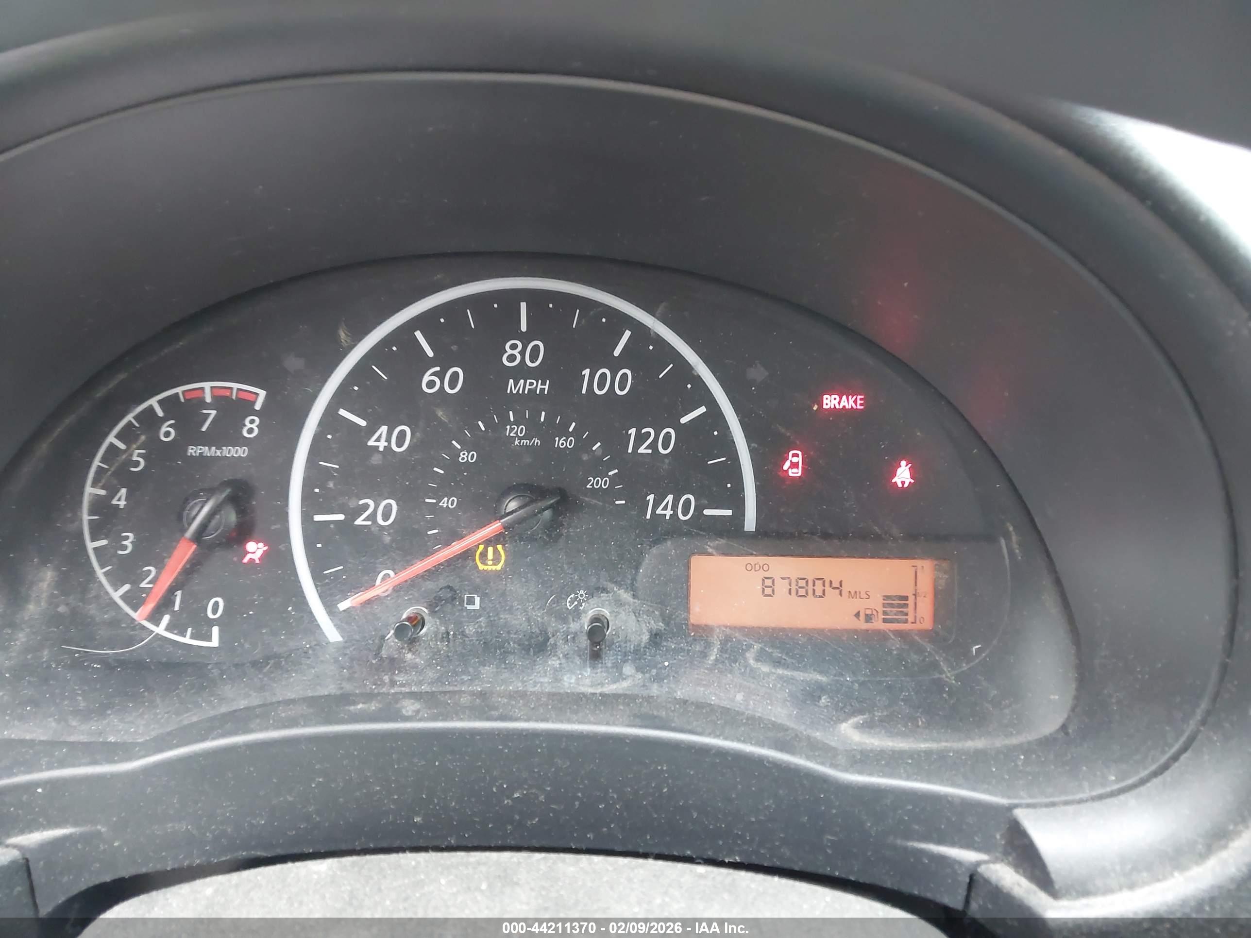 NISSAN VERSA image 7