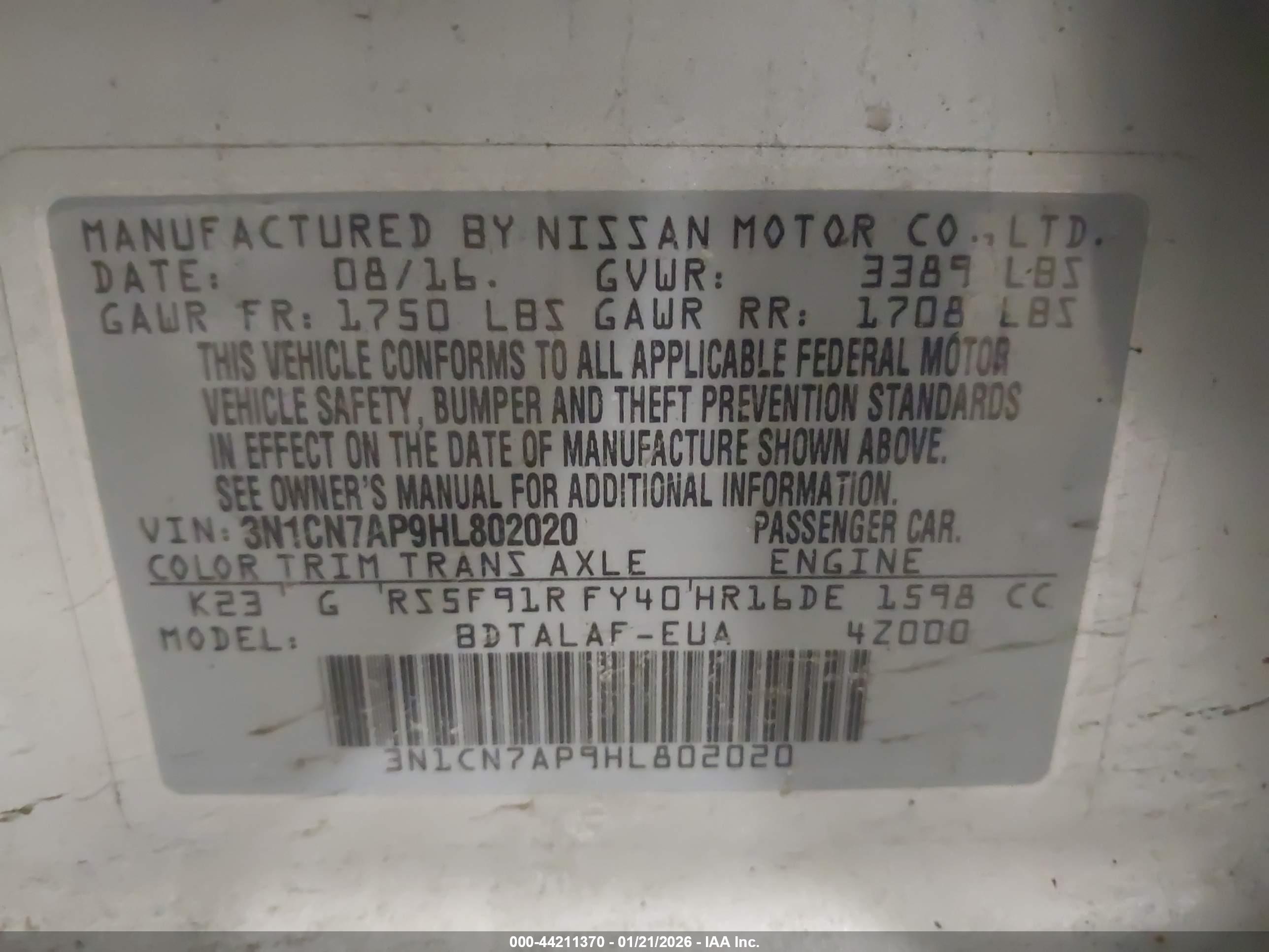 NISSAN VERSA image 9