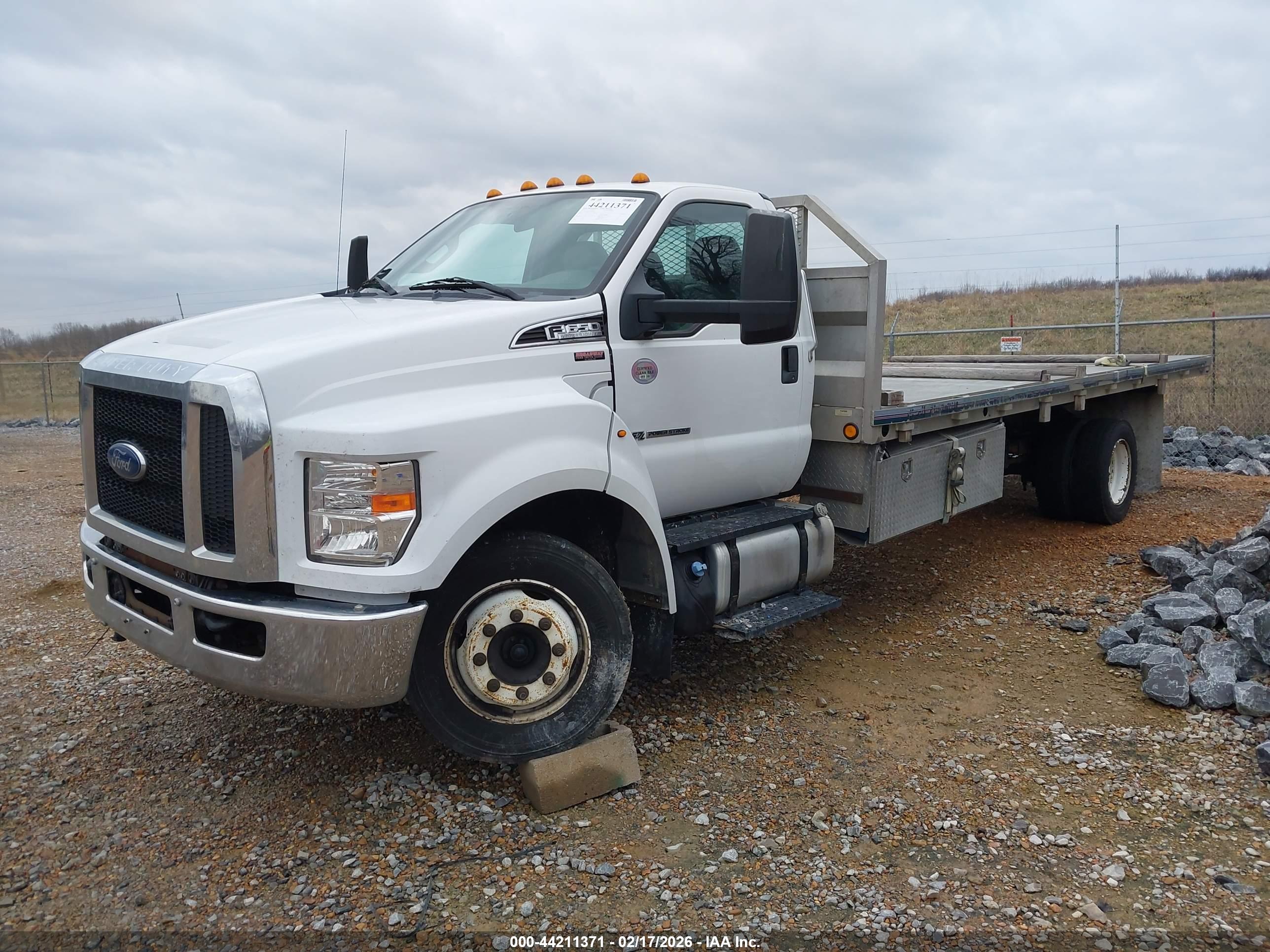 FORD F-650 image 2