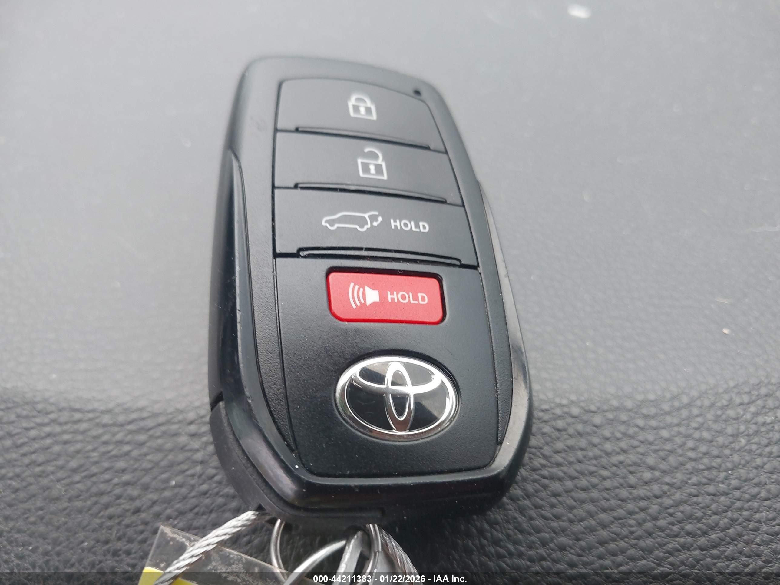 TOYOTA COROLLA image 11