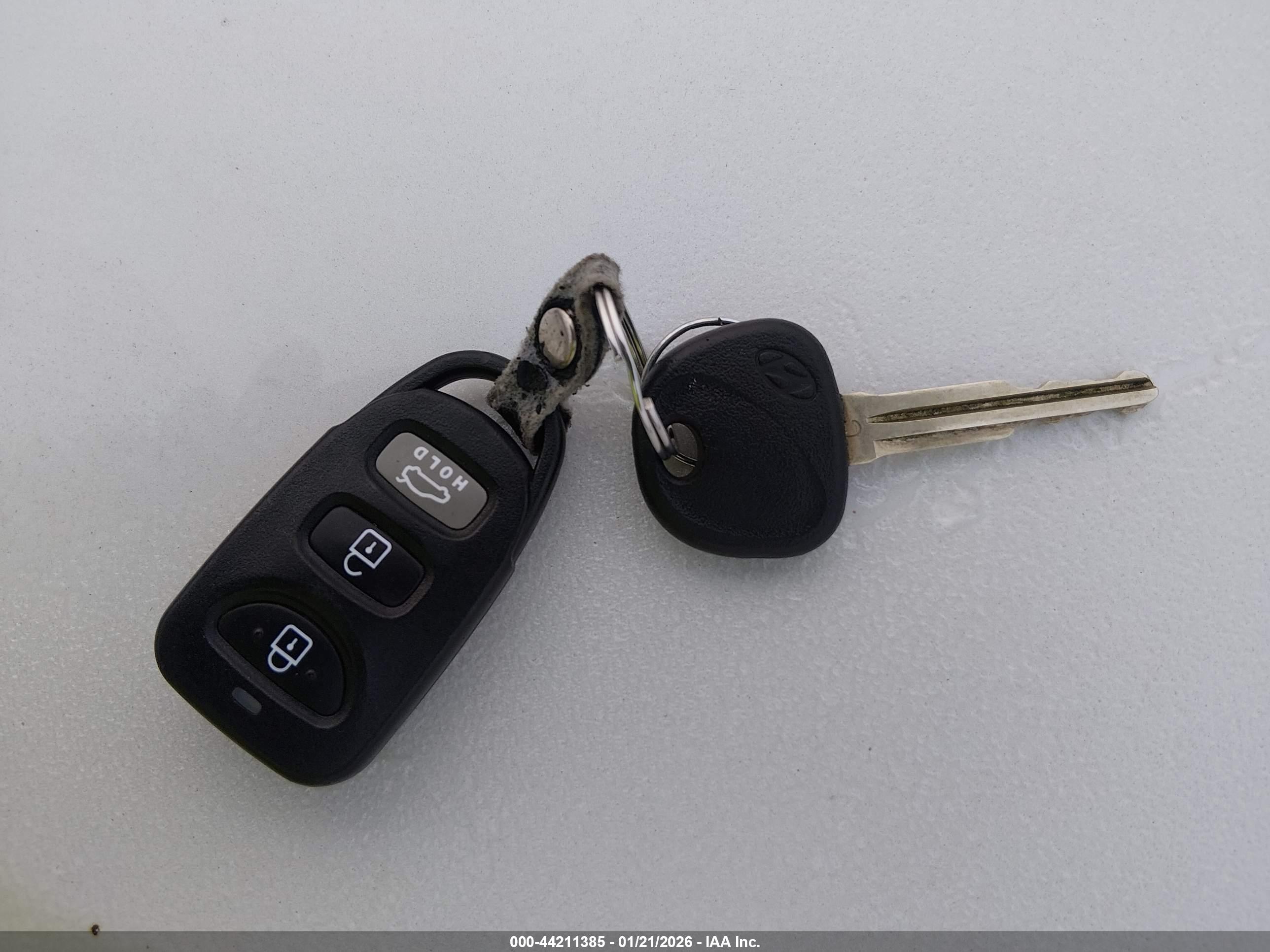 HYUNDAI ELANTRA image 11