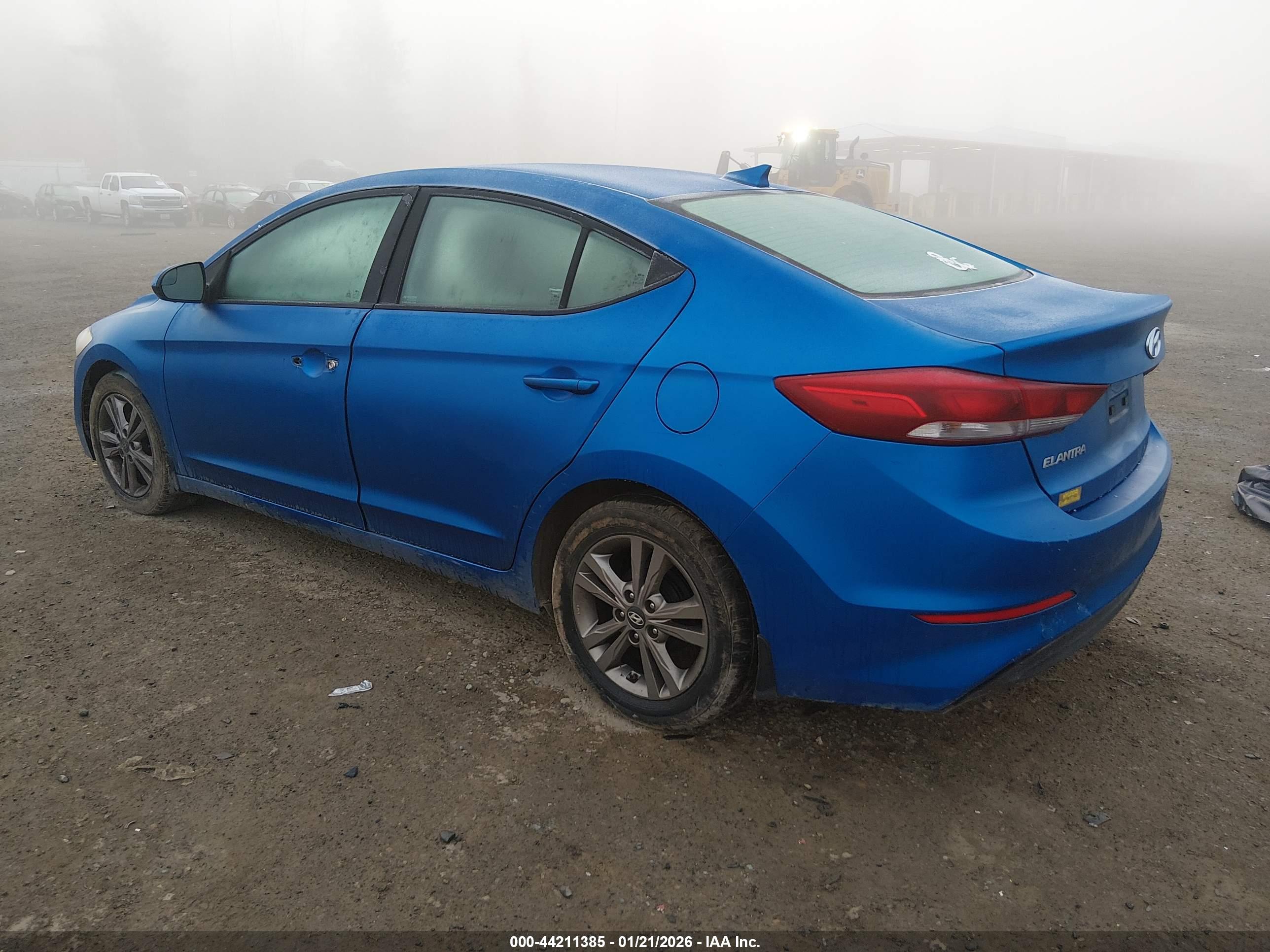 HYUNDAI ELANTRA image 3