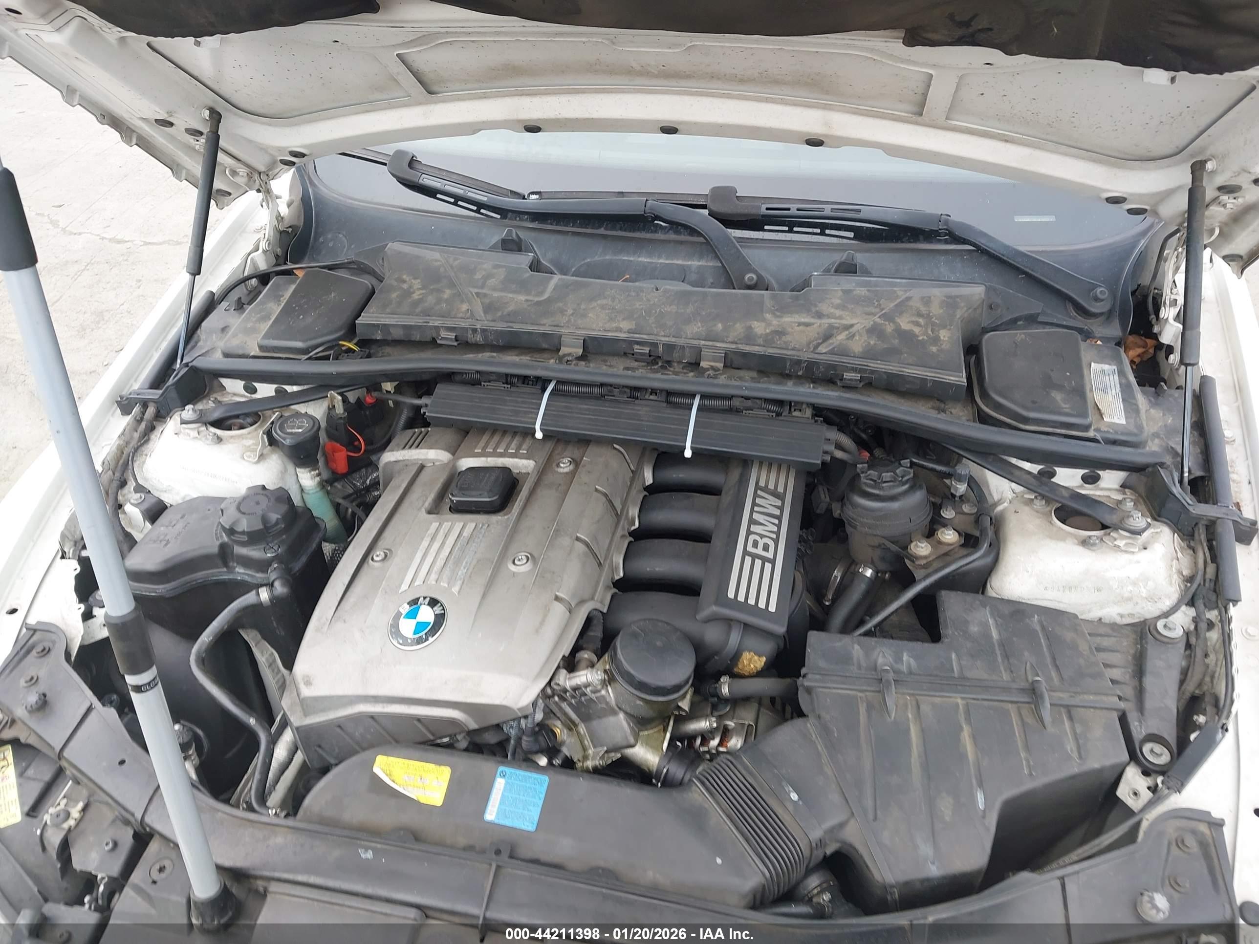 BMW 325I image 10