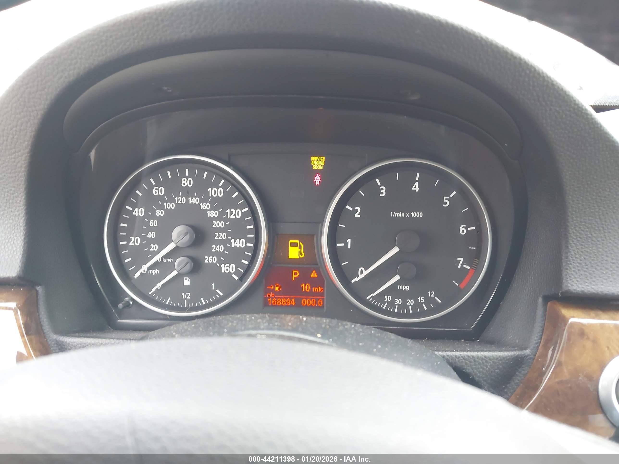 BMW 325I image 7