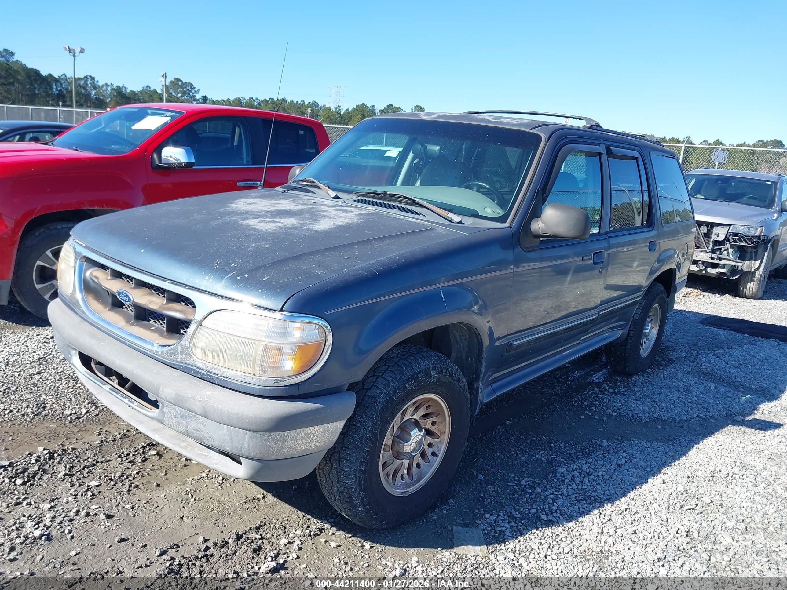 FORD EXPLORER image 2