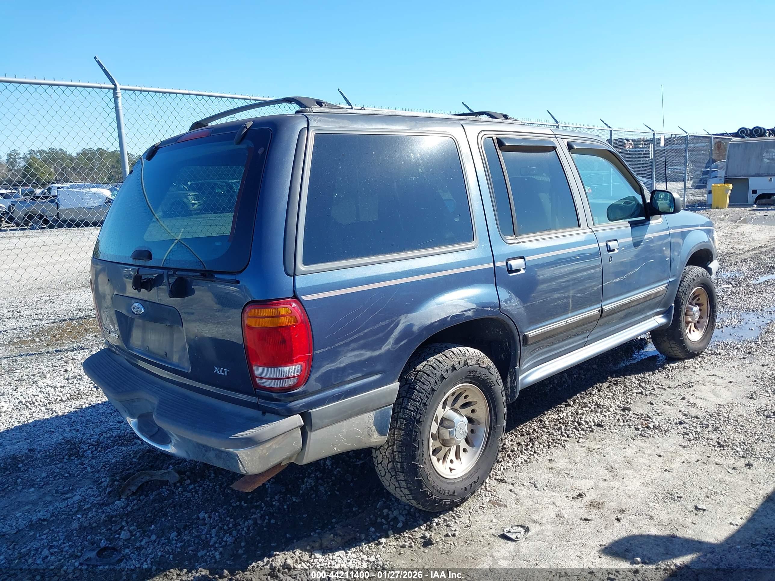 FORD EXPLORER image 4
