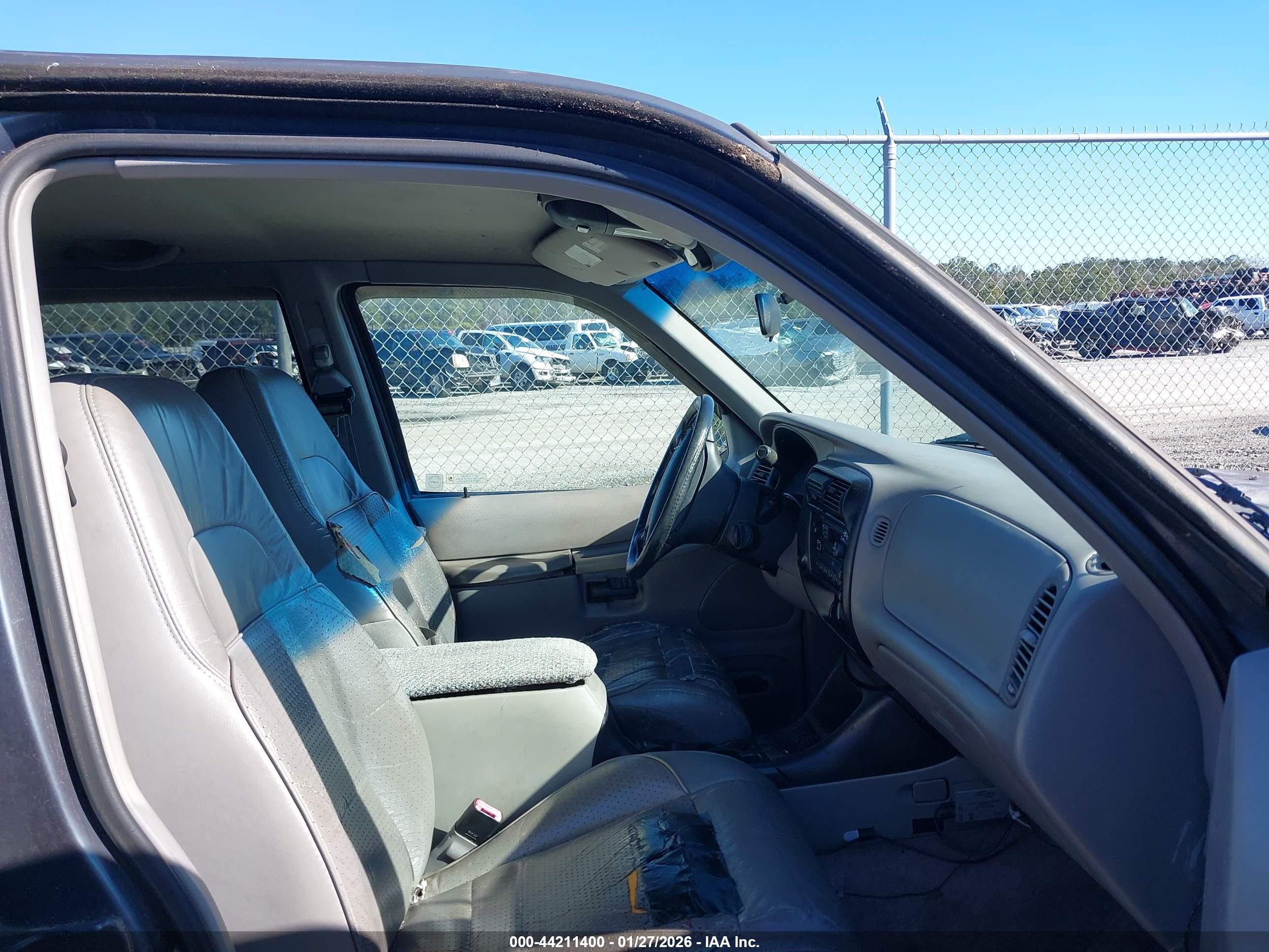 FORD EXPLORER image 5
