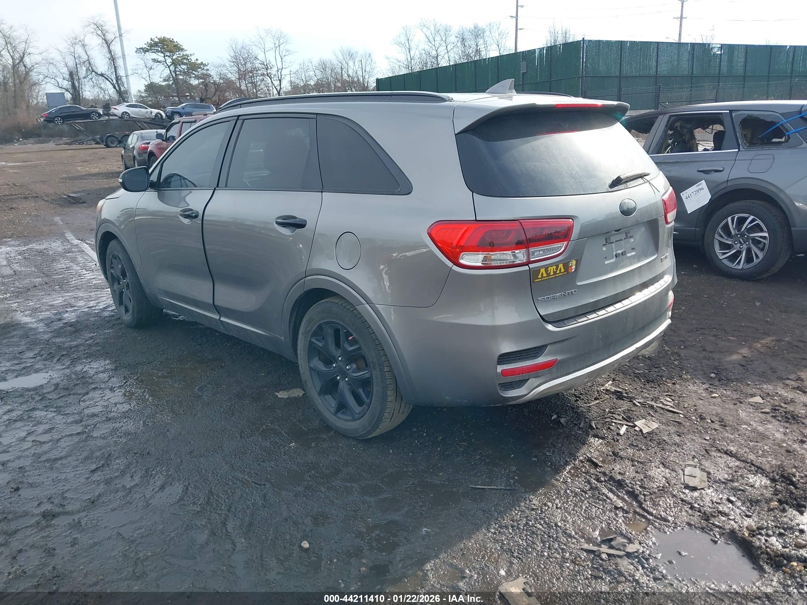 KIA SORENTO image 3