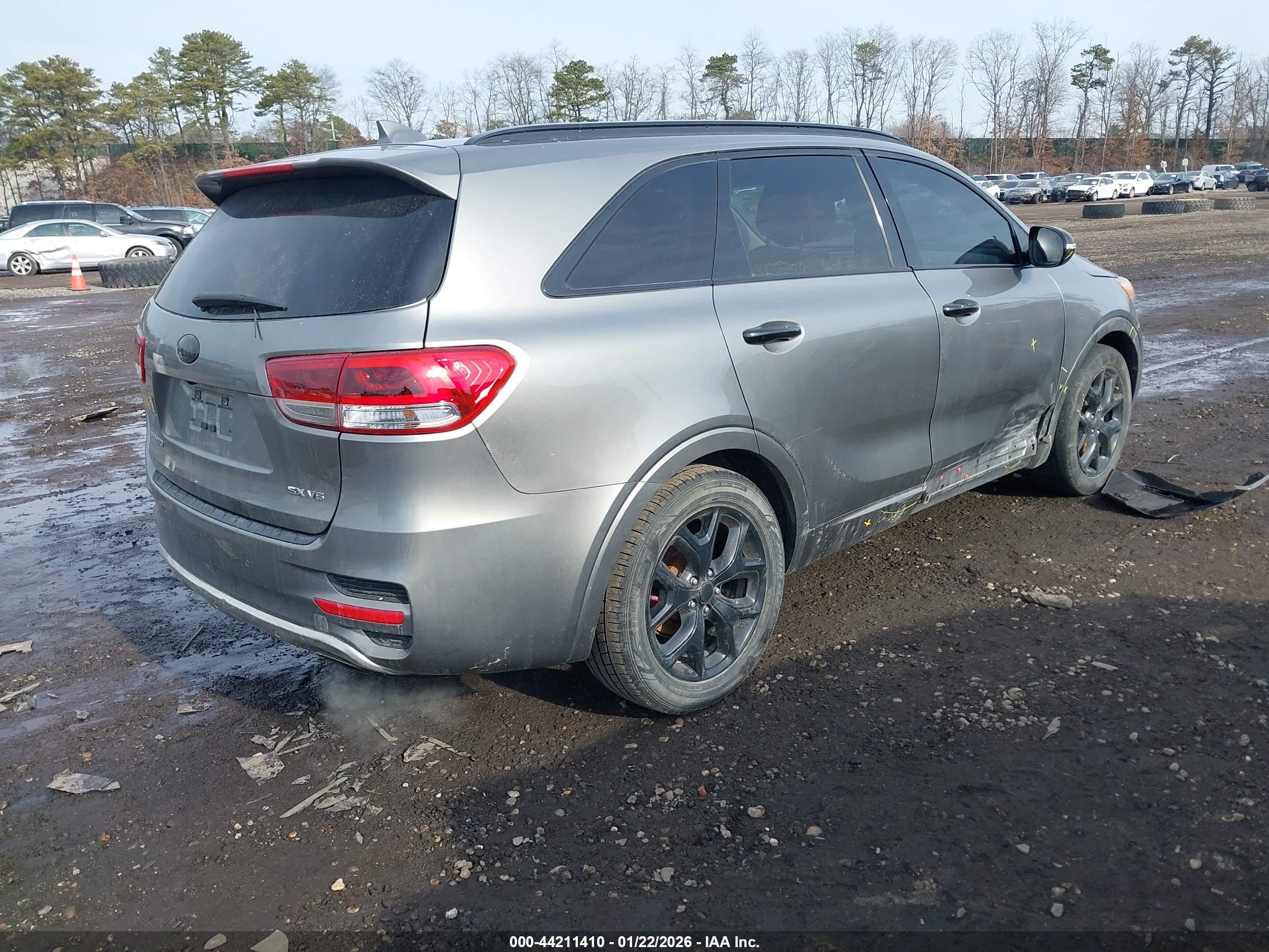 KIA SORENTO image 4